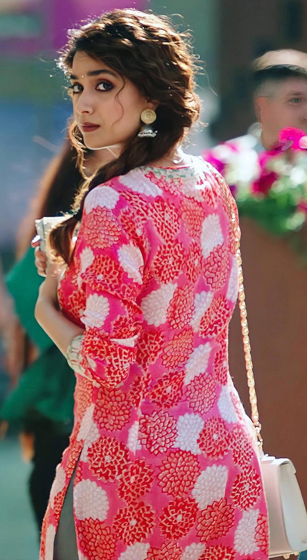 Keerthi Suresh Pink Floral Dress — 998x1822 wallpaper