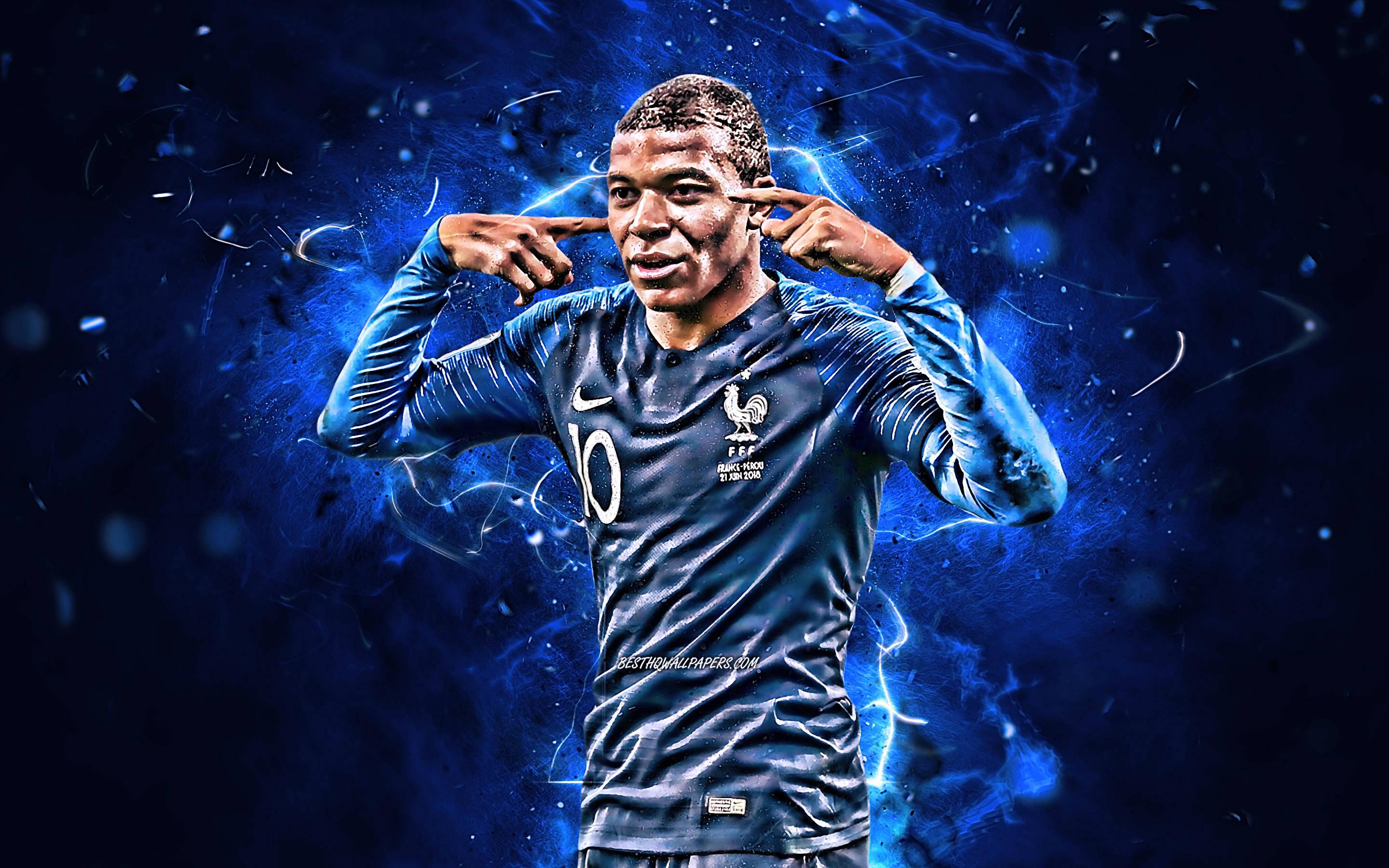 Kylian Mbappe Funny Thinking Motion — 2880x1800 wallpaper