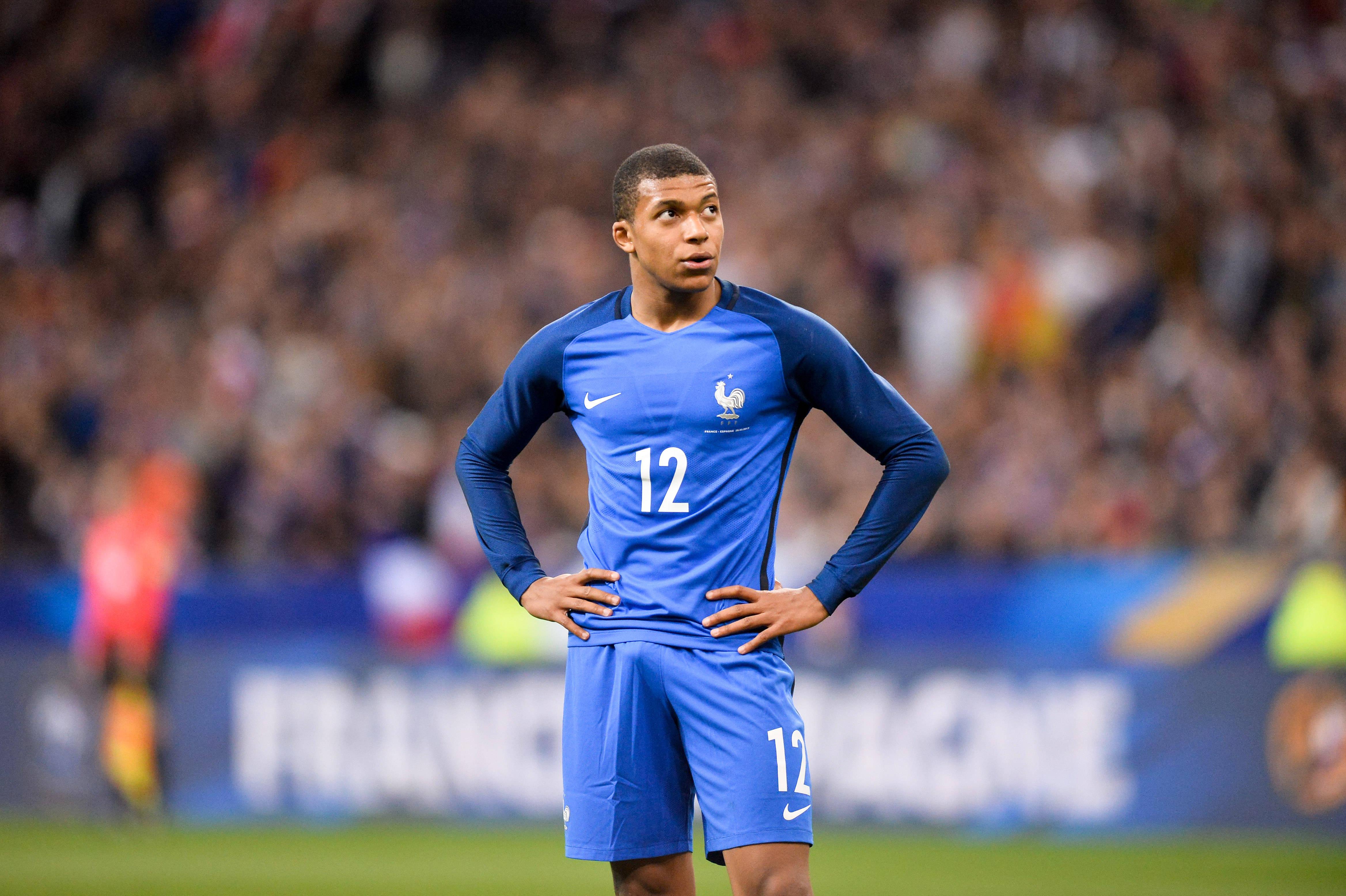 Kylian Mbappe Hands On Hips — 4674x3111 wallpaper