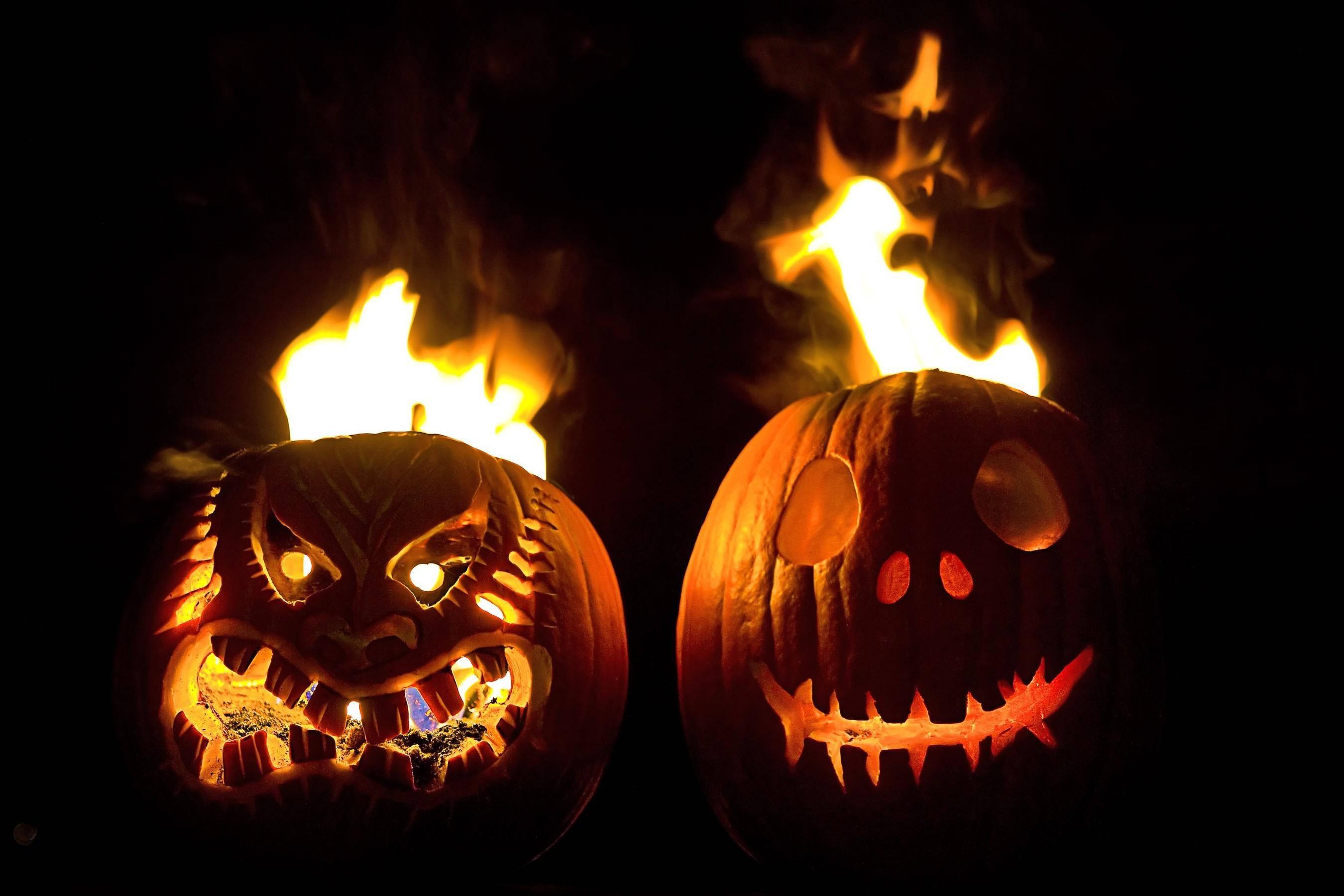 Light Up the Night with Halloween Pumpkins on Fire! — 2700x1800 wallpaper