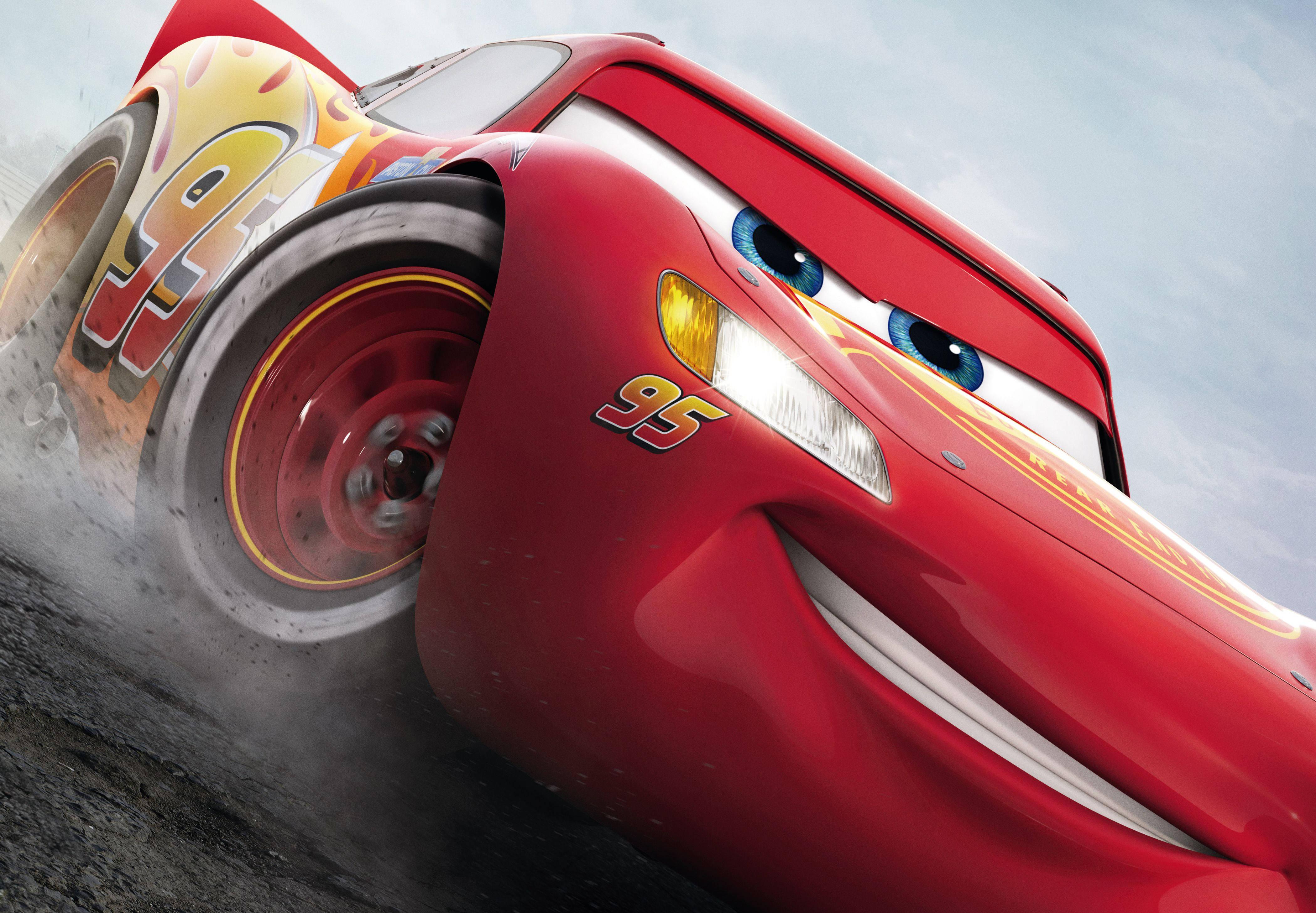 Lightning McQueen Racing on Track — 4200x2914 wallpaper