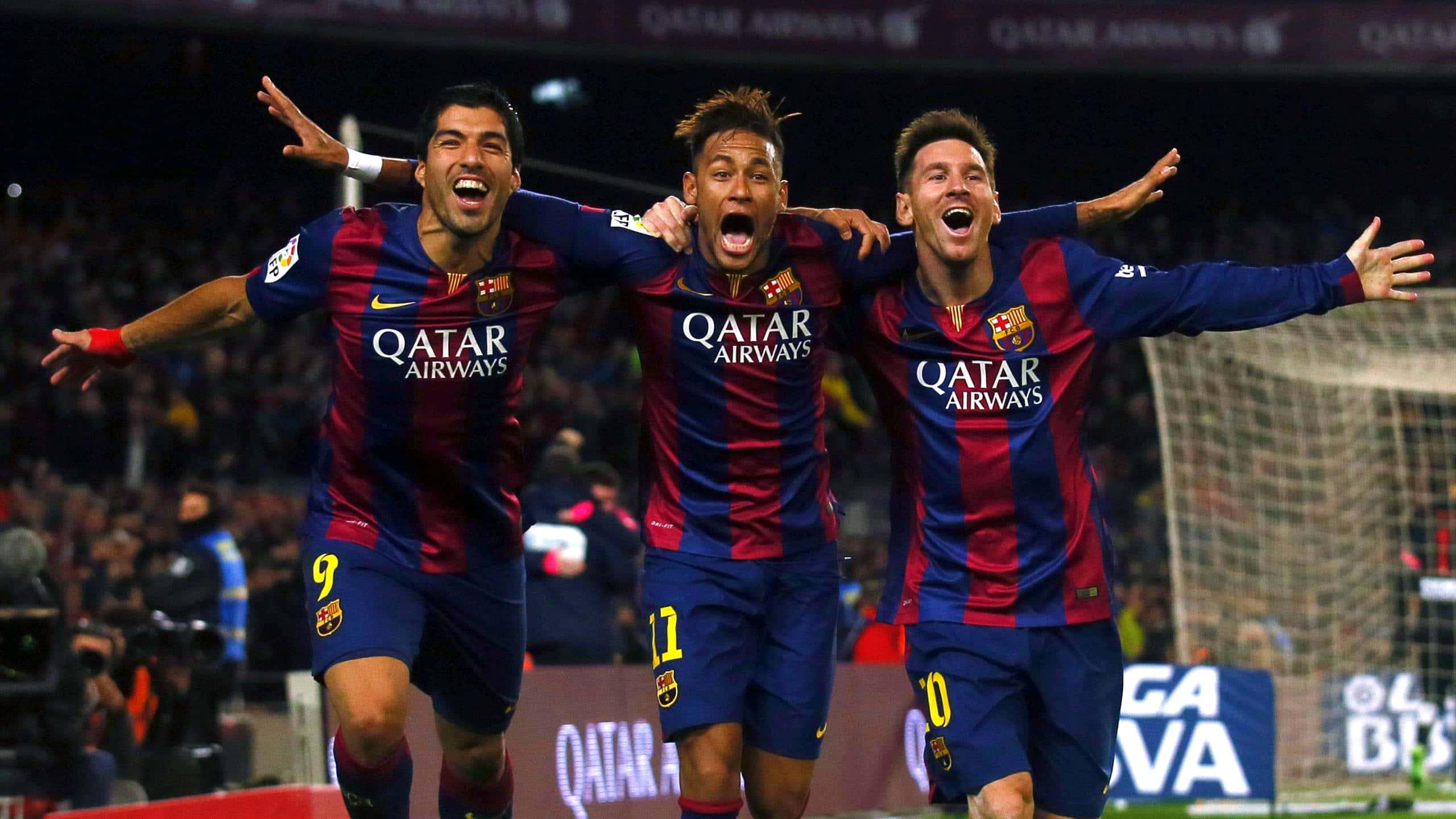 Lionel Messi Shows His Skills — 2560x1440 wallpaper