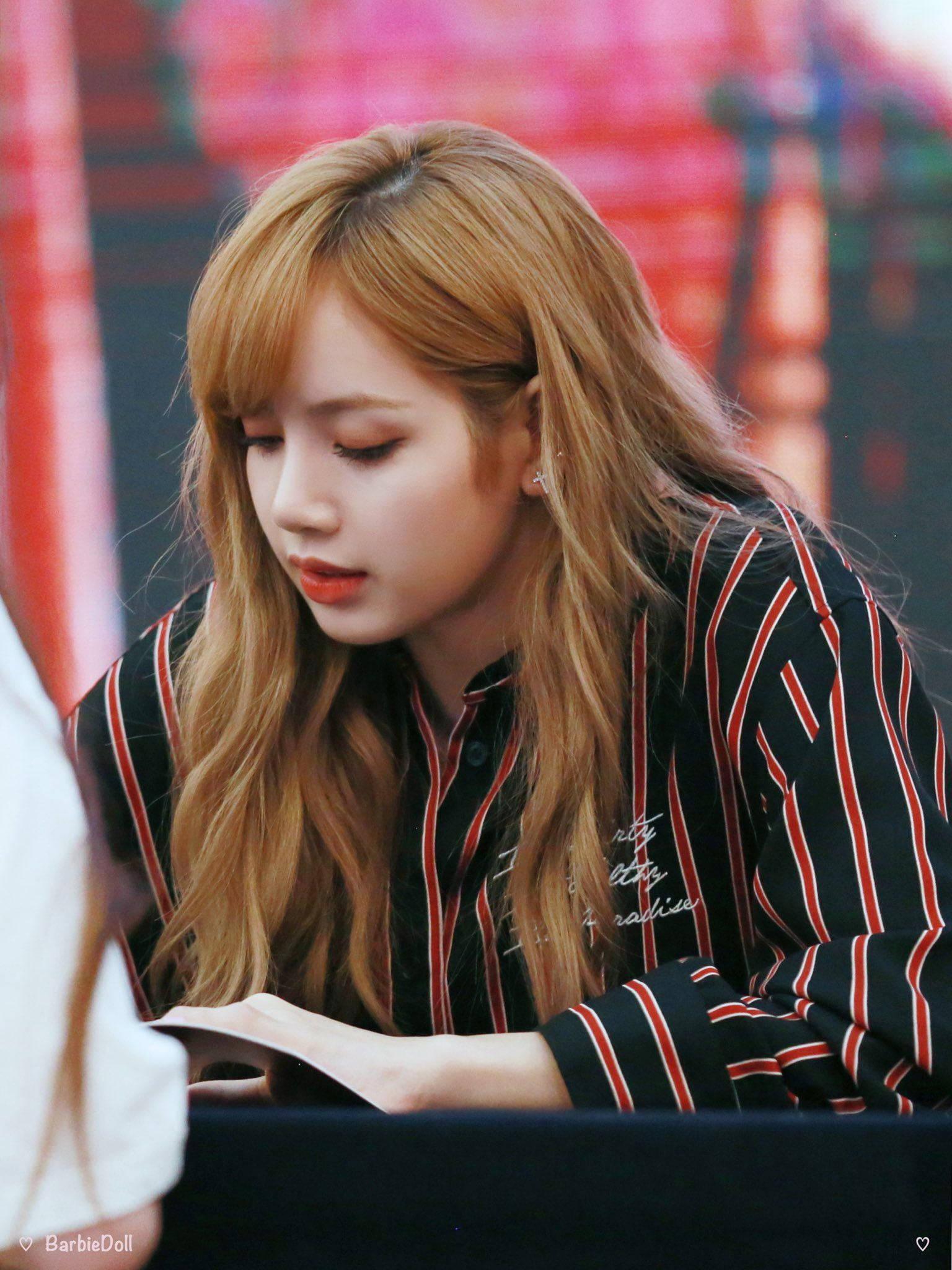 Lisa Blackpink Elegance - HD Image from Square Up Album Signing Event. — 1536x2048 wallpaper