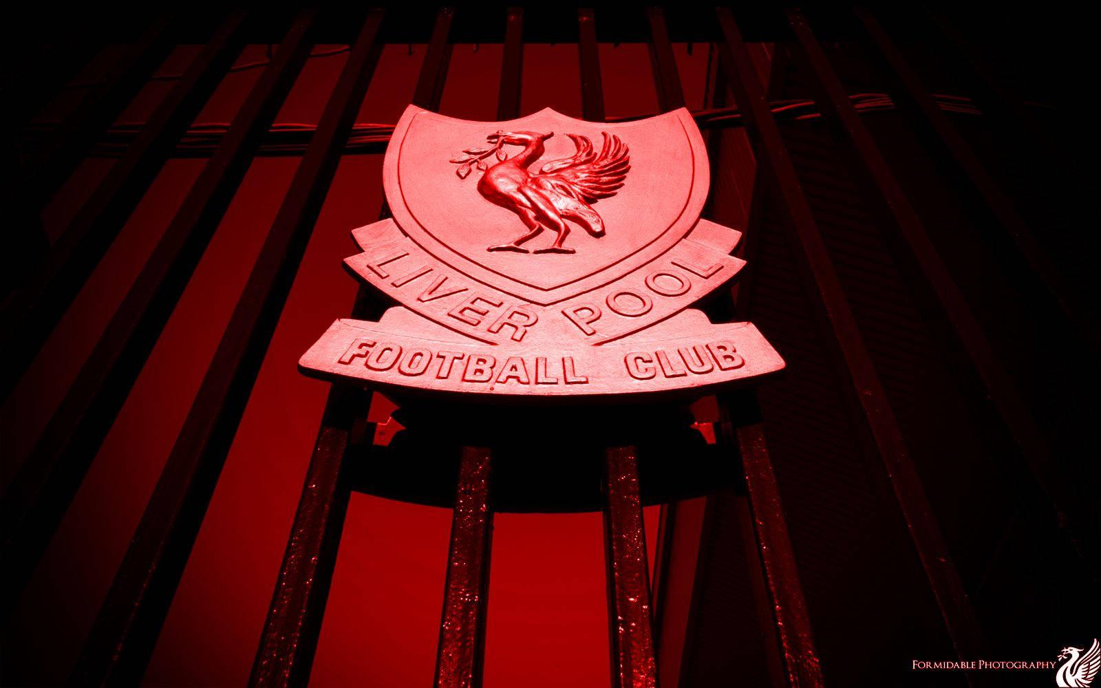 Liverpool FC Logo at Anfield's Shankly Gates — 1600x1000 wallpaper