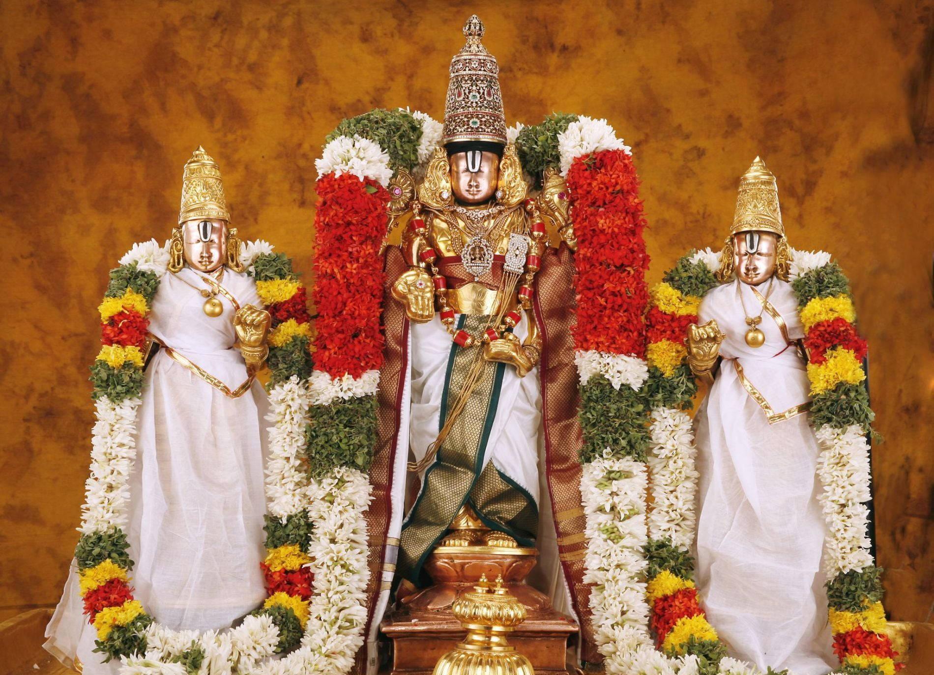 Lord Venkateswara With Two Statues And Garlands — 1900x1374 wallpaper