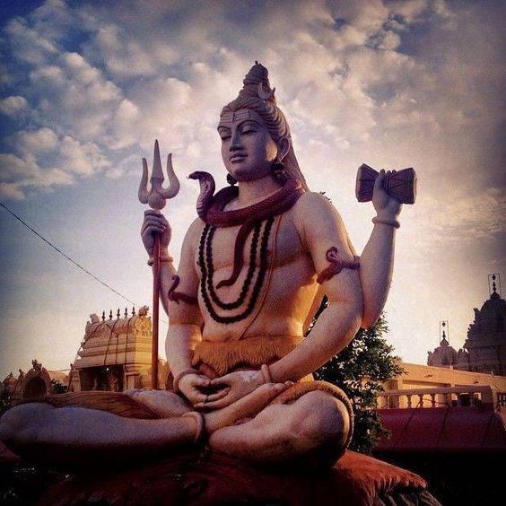 Low Angle View Of Mahadev Statue HD