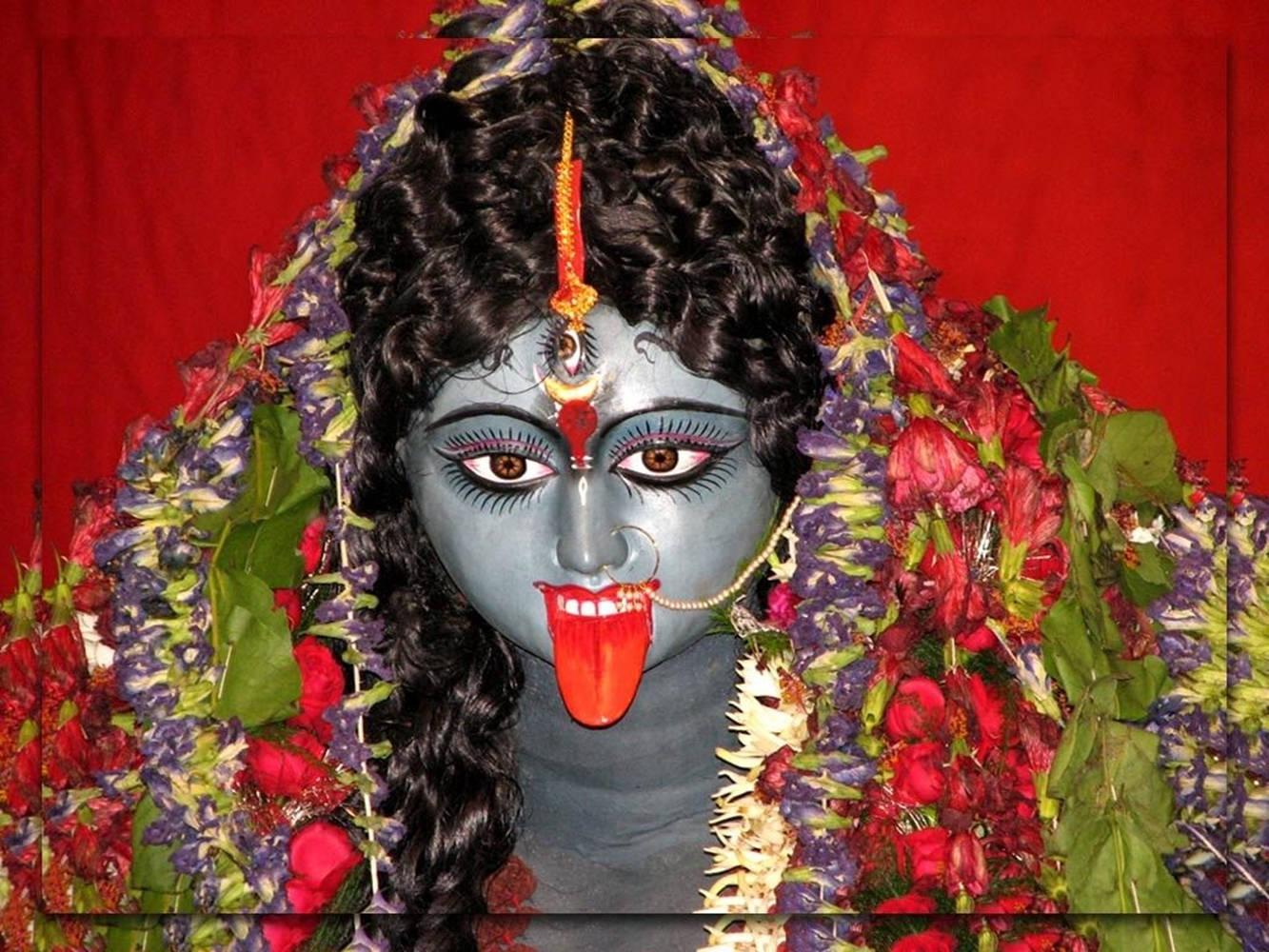 Maa Kali Statue Red Aesthetic Wall — 1333x1000 wallpaper