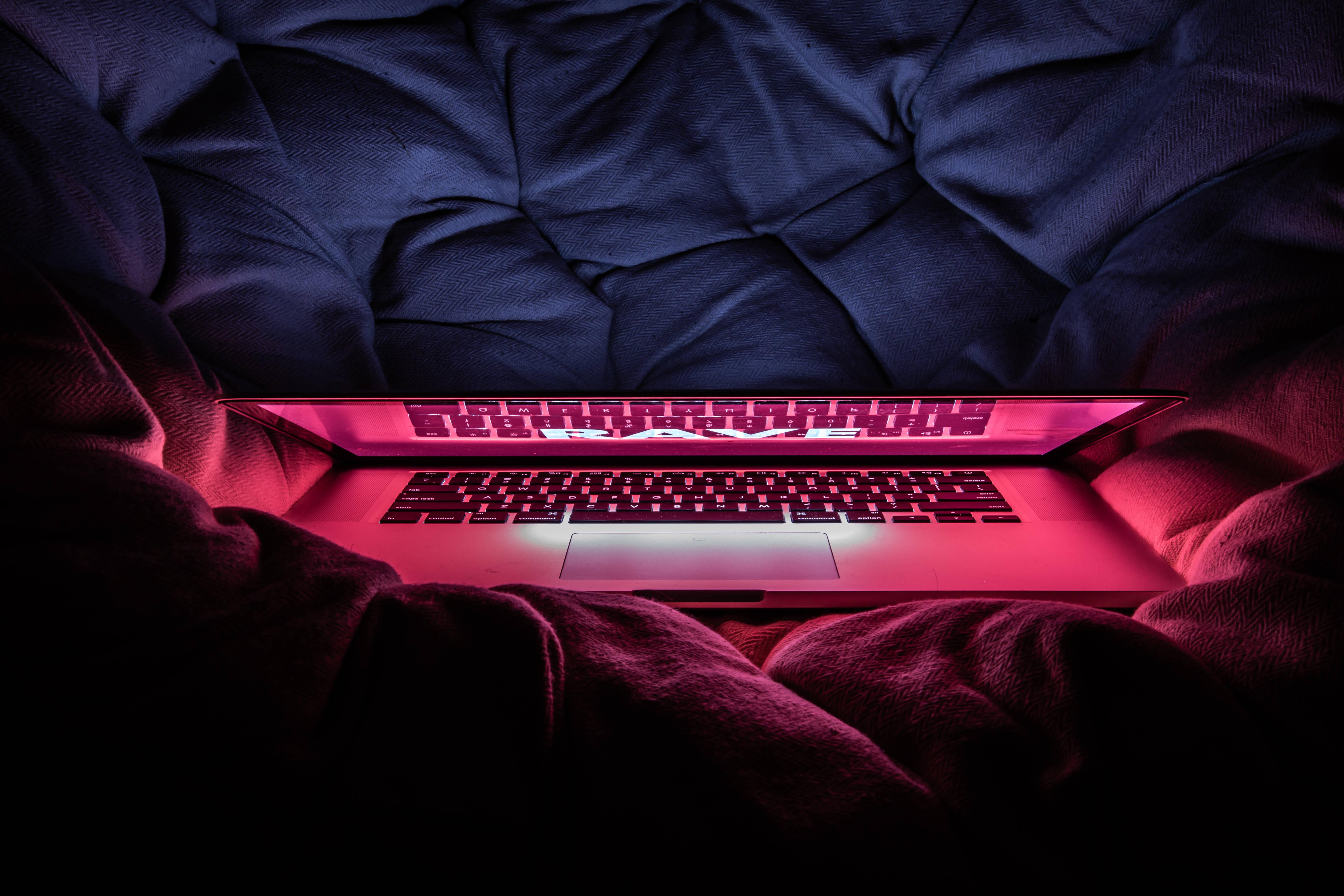 MacBook Pro Red Rave — 5472x3648 wallpaper