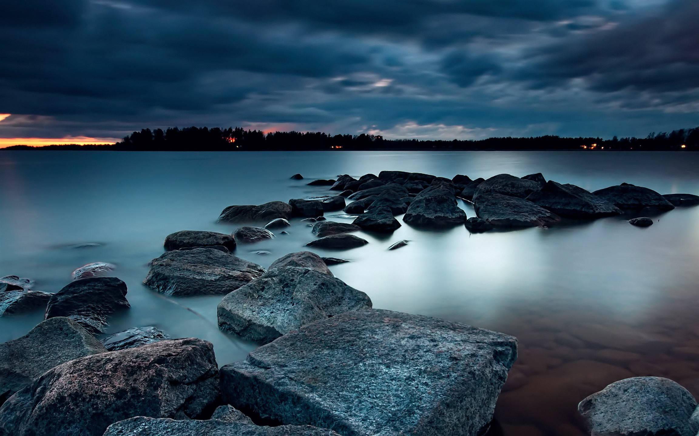 Macbook Pro Rocky Shore — 2304x1440 wallpaper