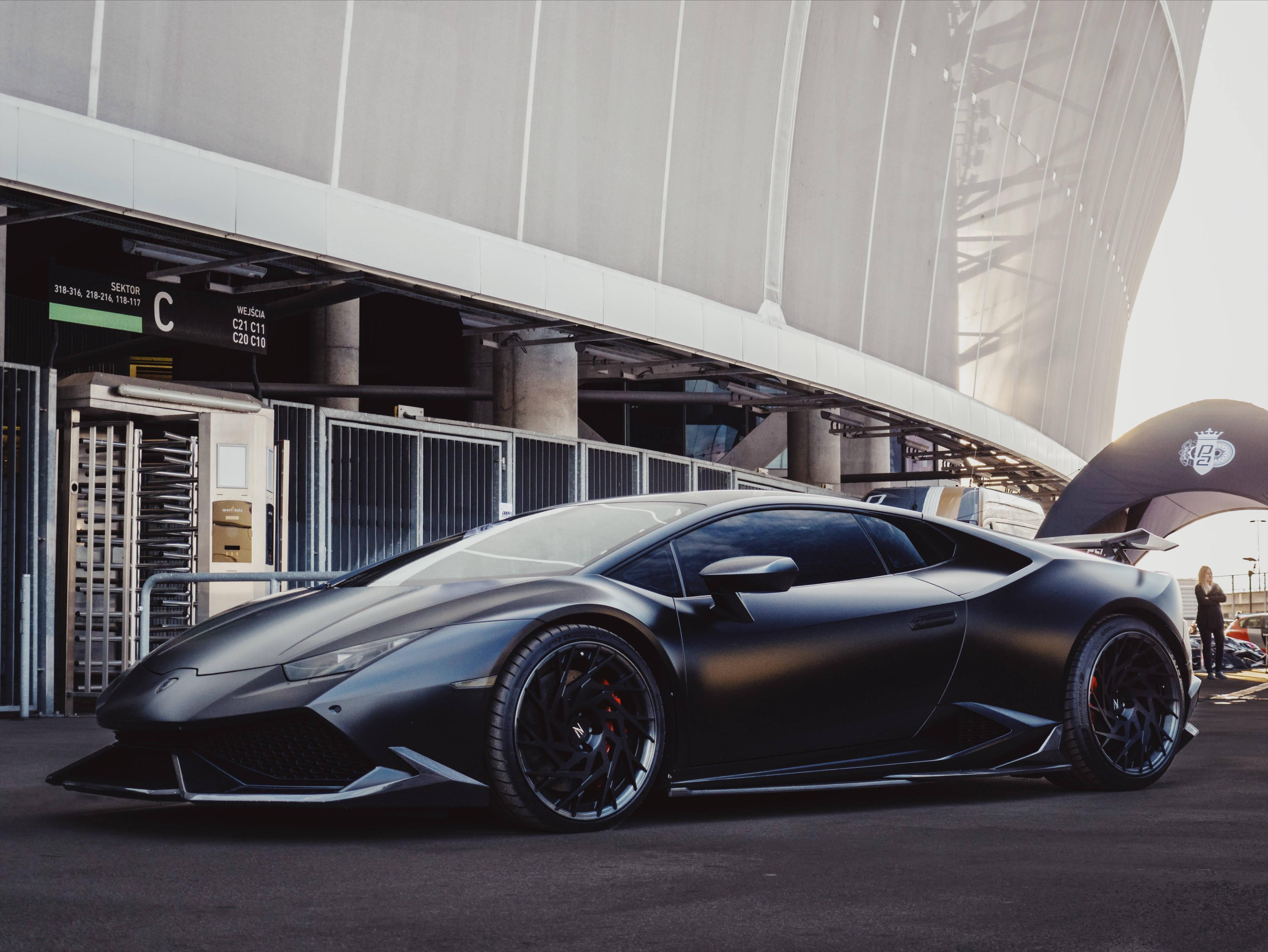 Matte Lamborghini Huracan Sports Car — 4032x3028 wallpaper