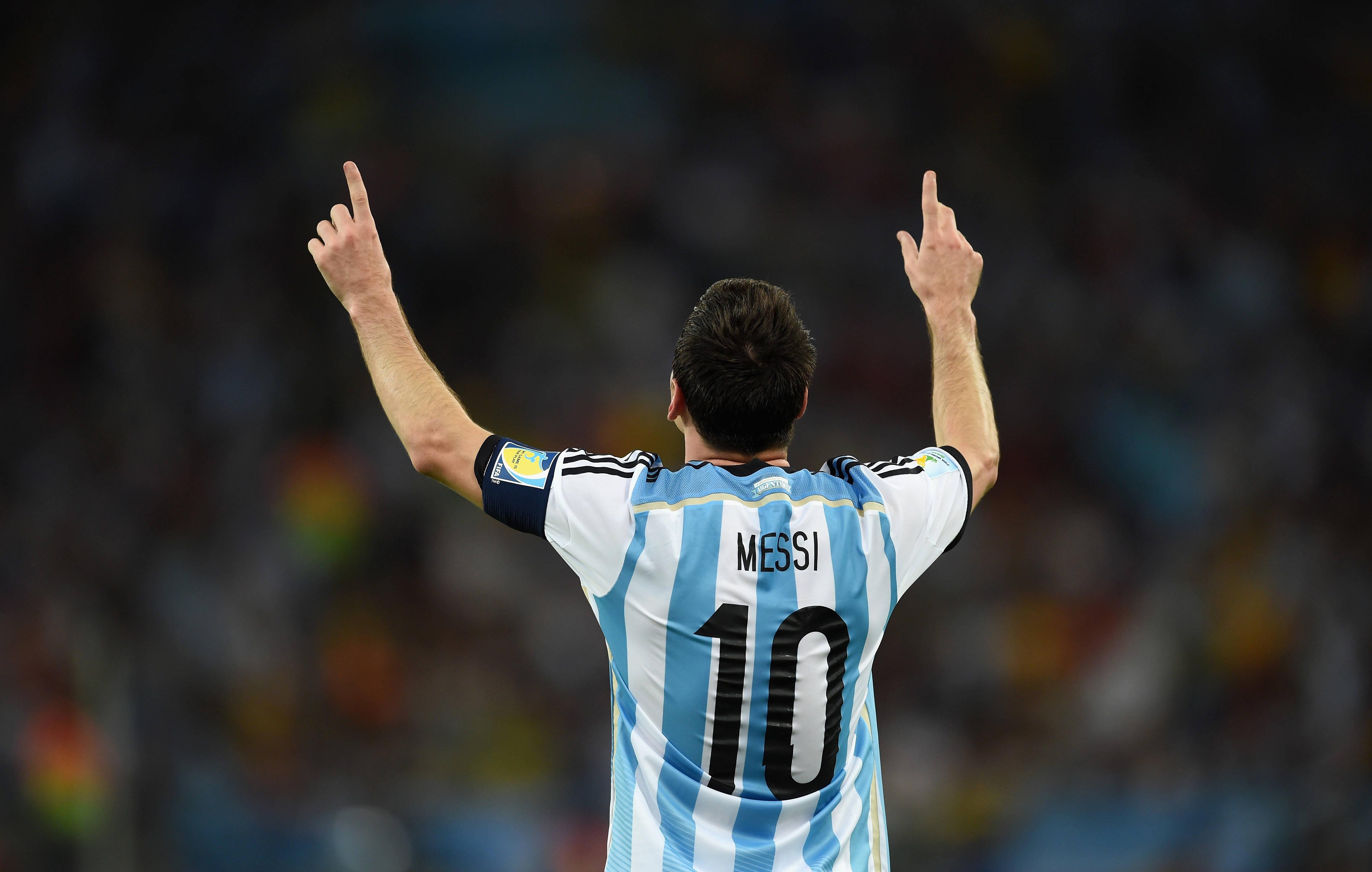 Messi 4k Ultra HD Pointing — 4632x2944 wallpaper
