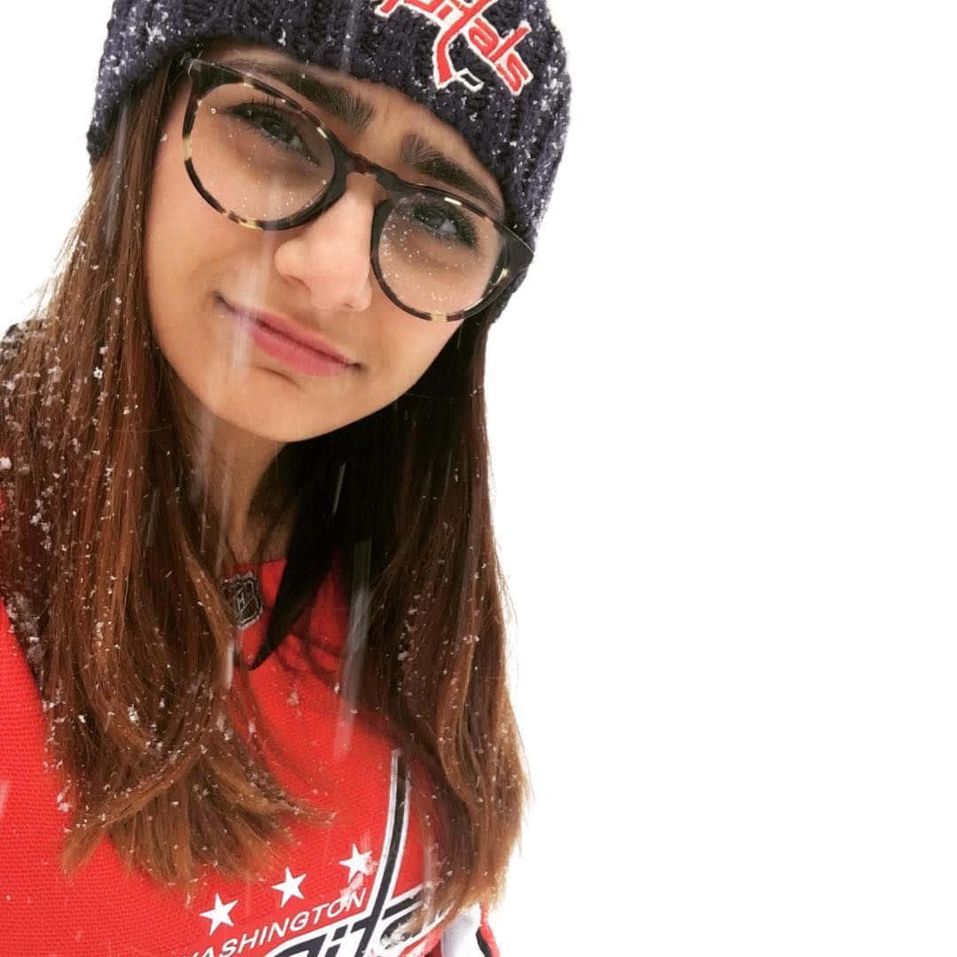 Mia Khalifa Poses for the Camera — 1080x1080 wallpaper