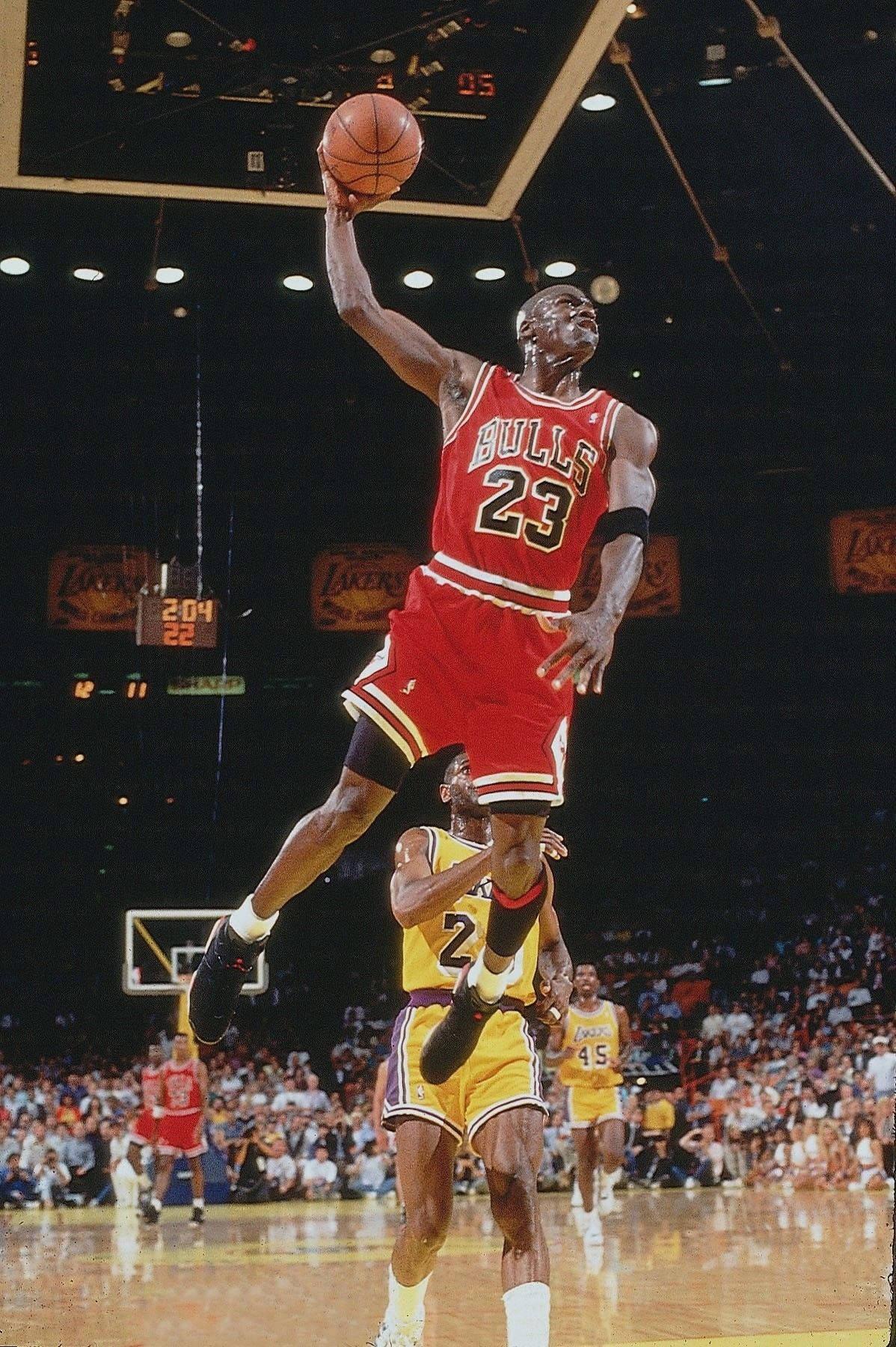 Michael Jordan - Master of the Slam Dunk — 1198x1800 wallpaper