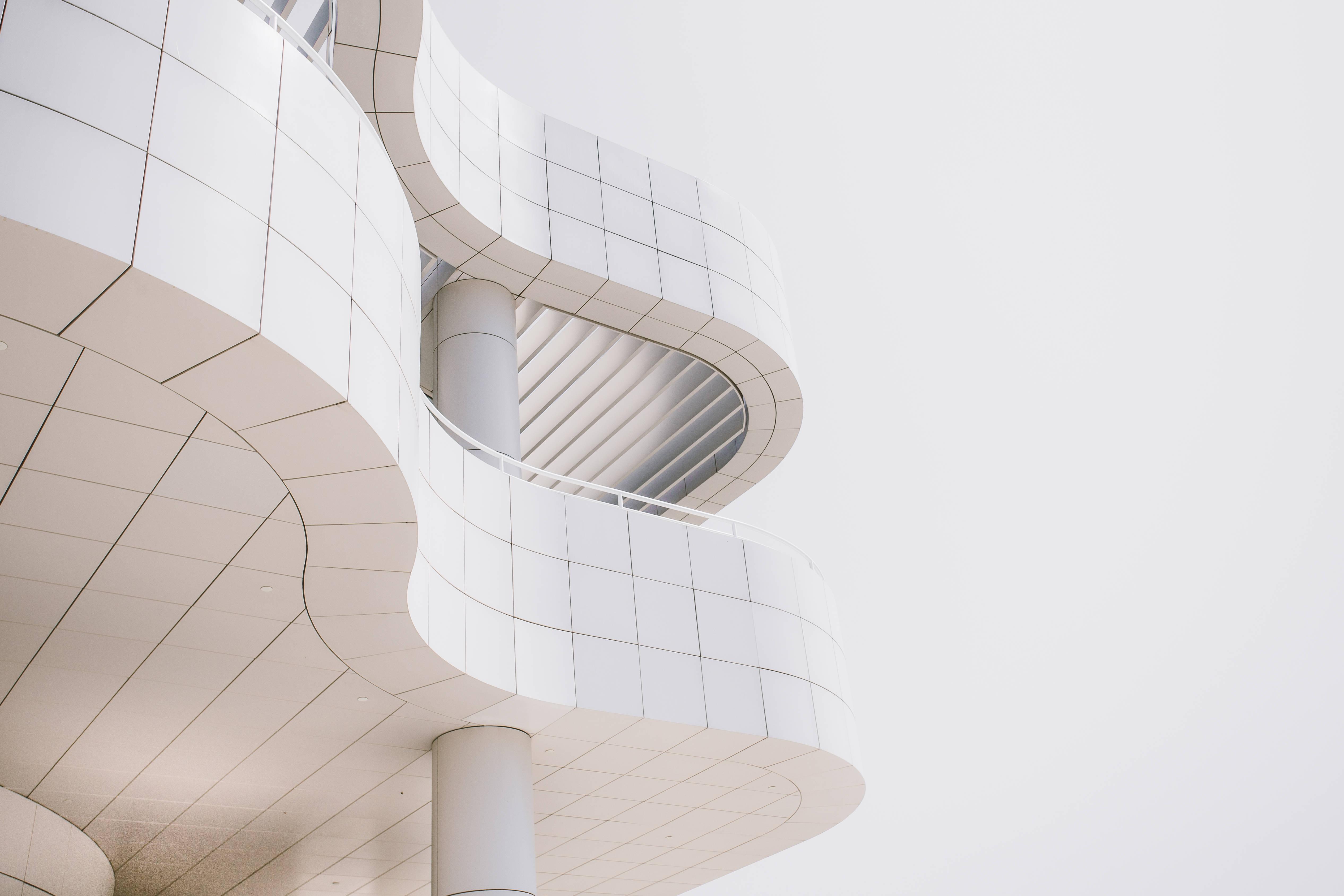 Minimalist Curved Balcony Architecture — 5064x3376 wallpaper