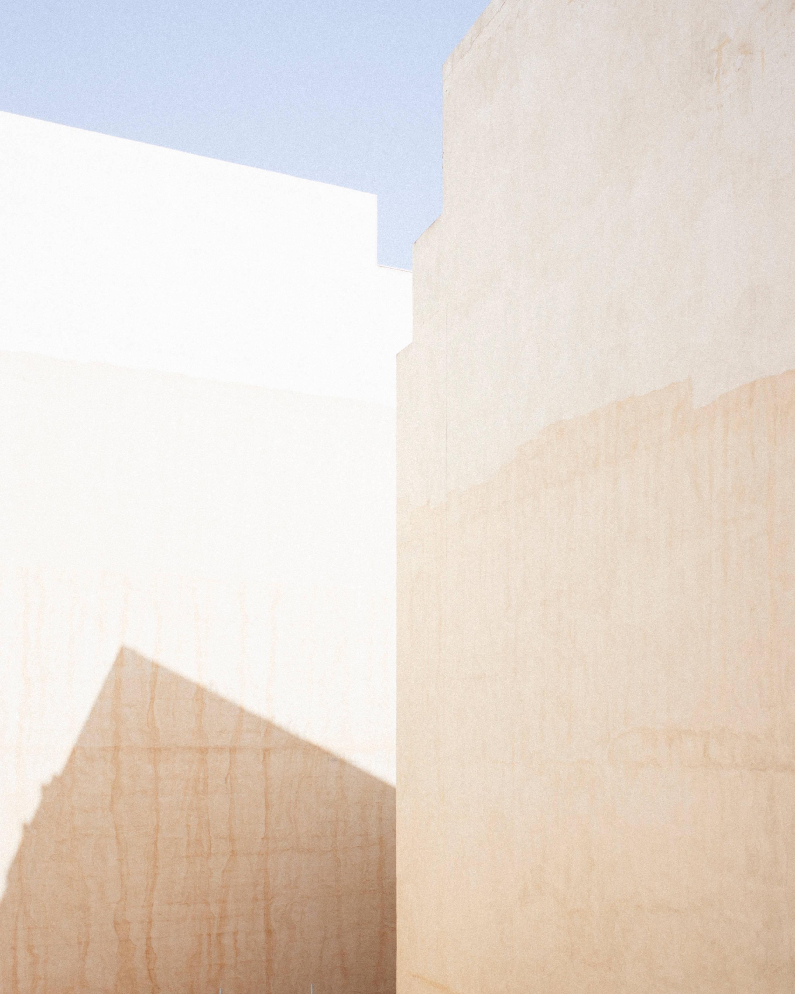 Minimalist Wall Malta — 2716x3395 wallpaper