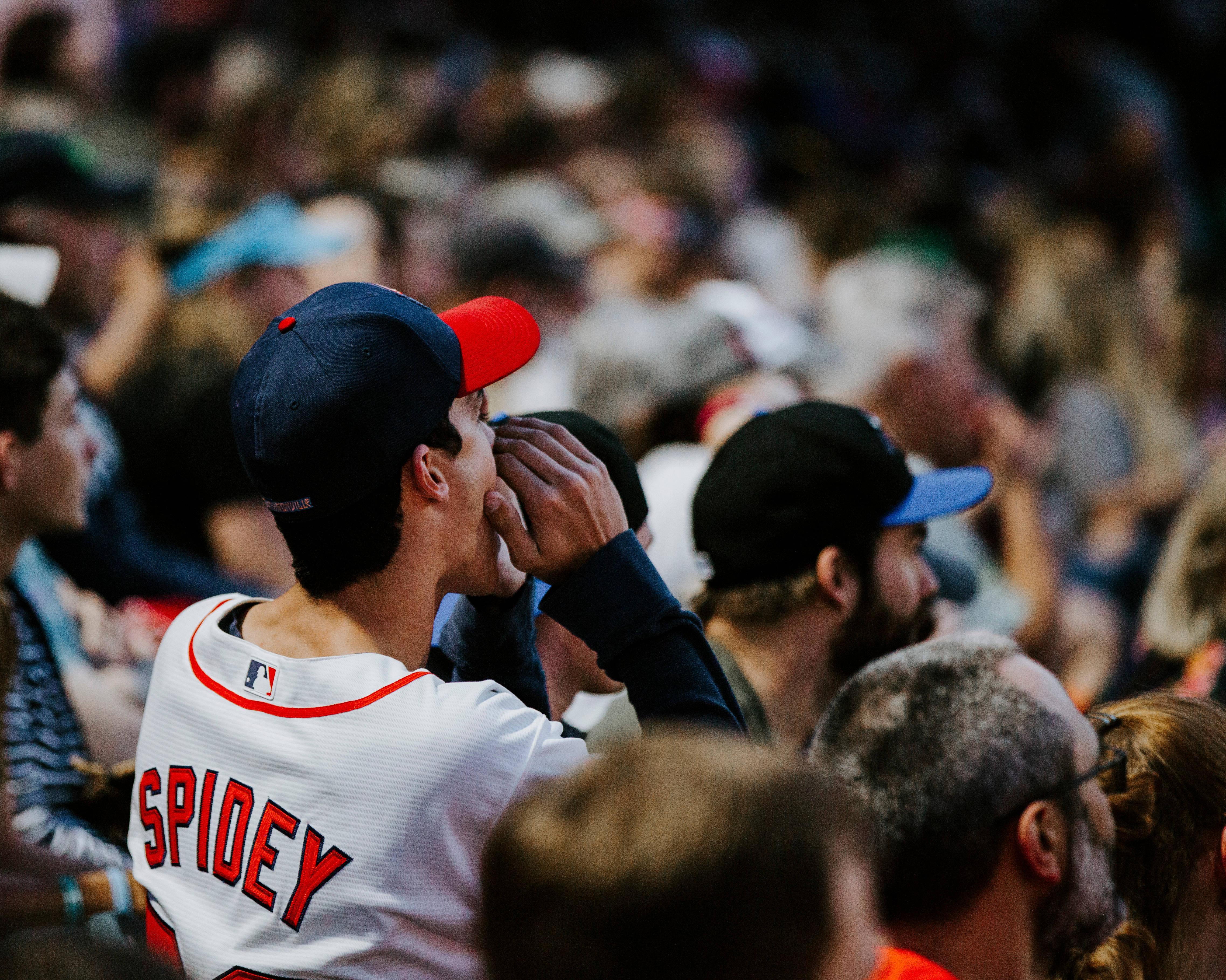 MLB Fan Yells At Crowd