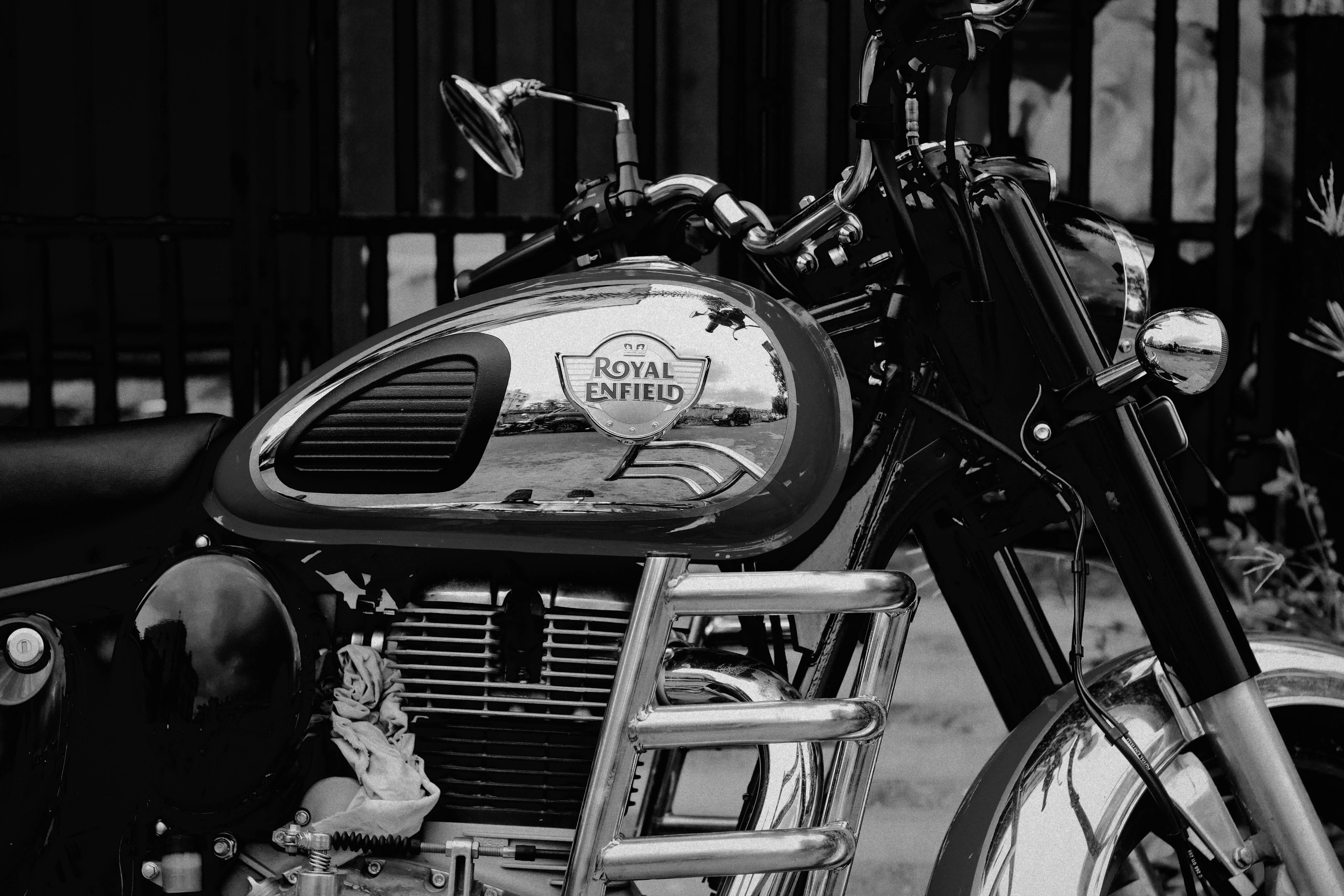 Monochromatic 4k Bike — 5184x3456 wallpaper