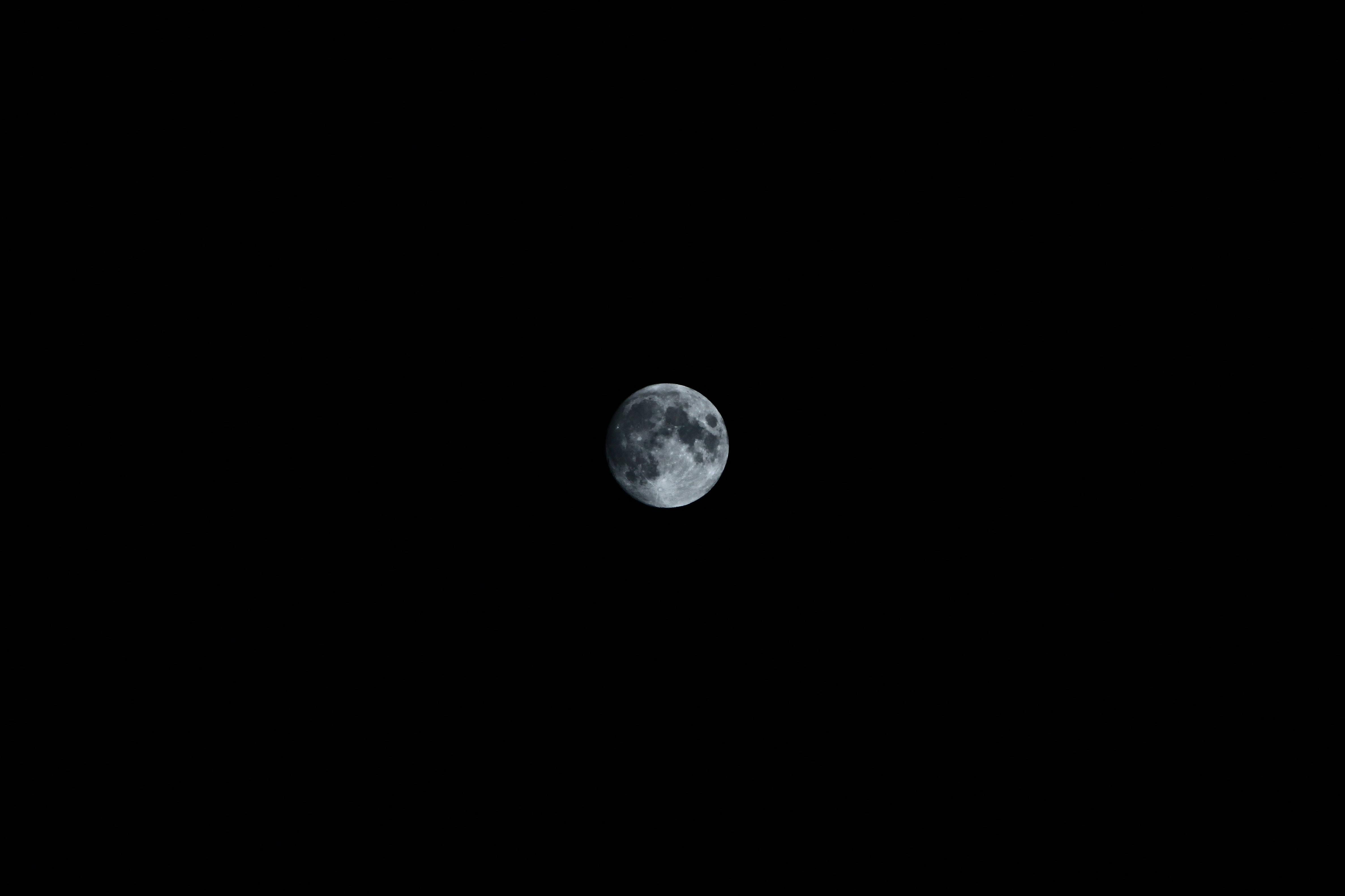 Moon — 4752x3168 wallpaper