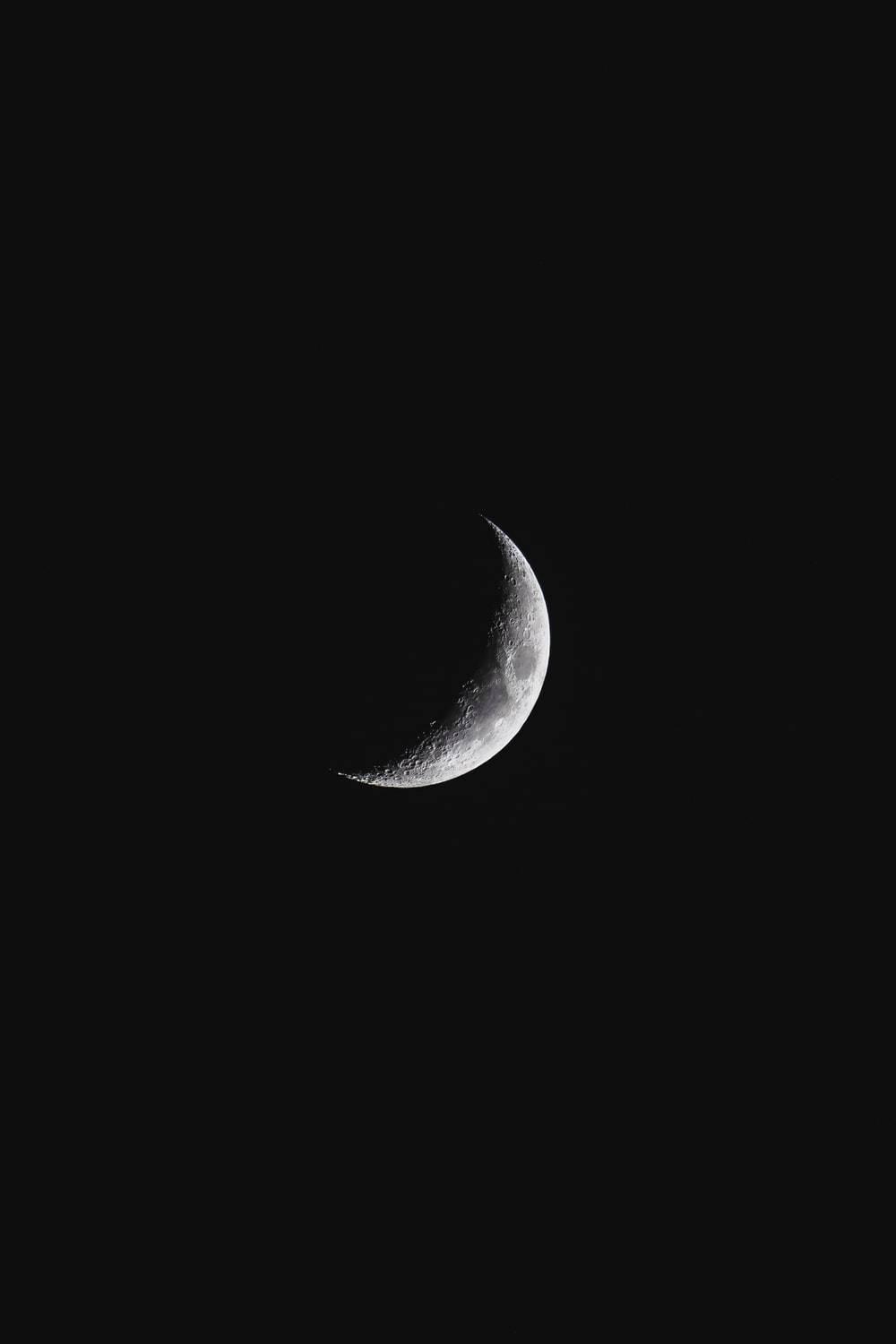 Moon Aesthetic Dark Crescent — 1000x1500 wallpaper