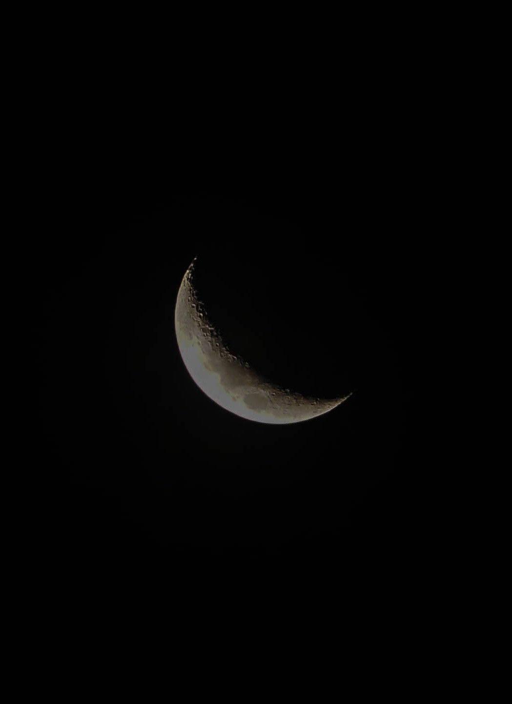 Moon Aesthetic Waning Crescent — 1049x1442 wallpaper