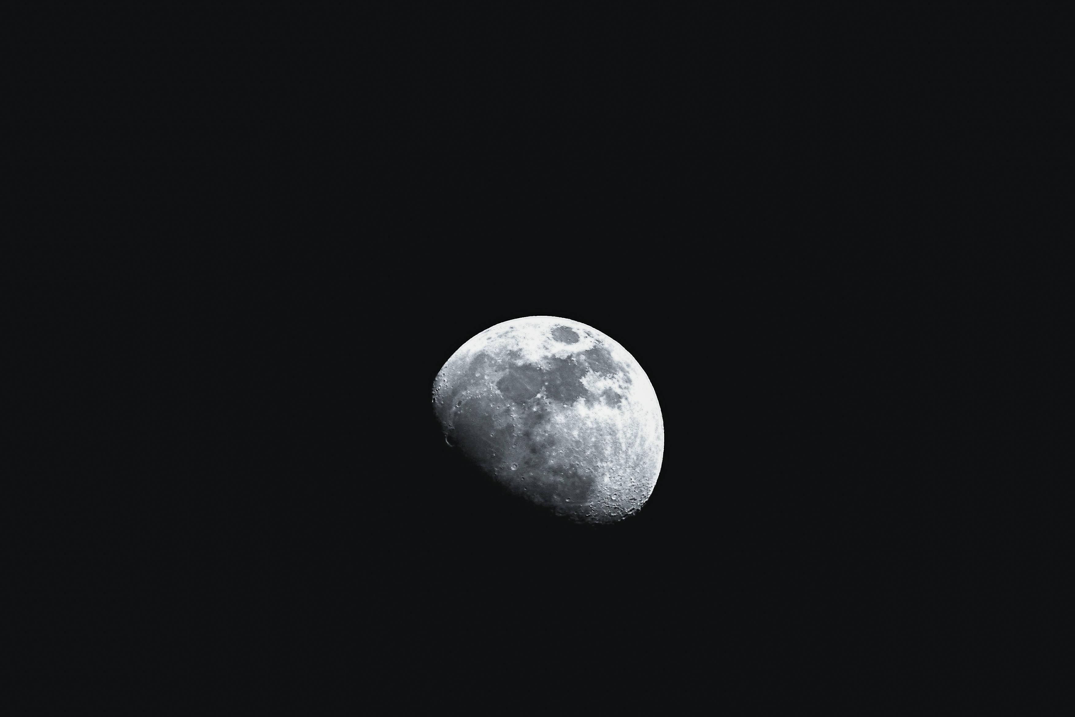Moon — 3504x2336 wallpaper