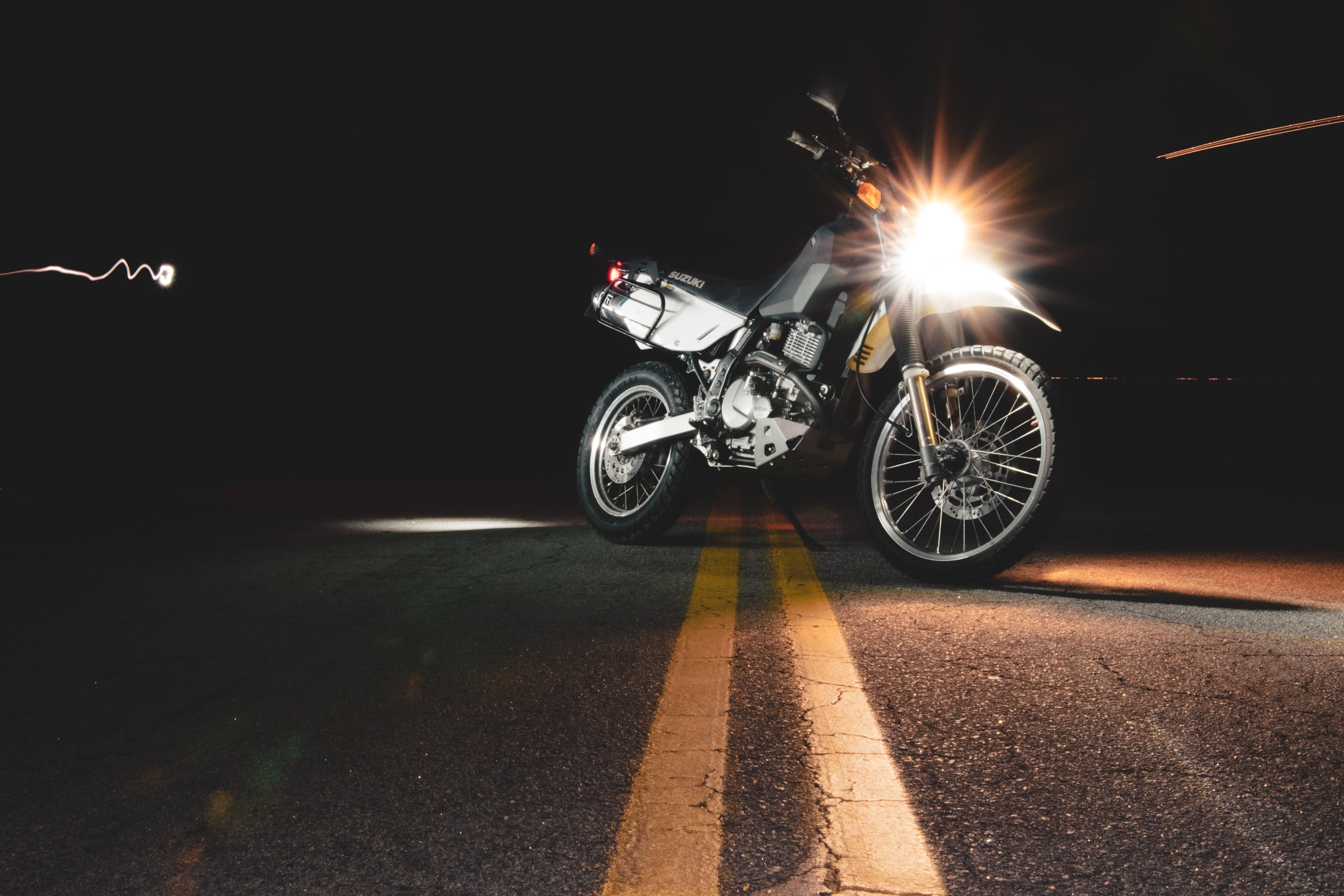 Motorcycle Night Headlights — 6000x4000 wallpaper