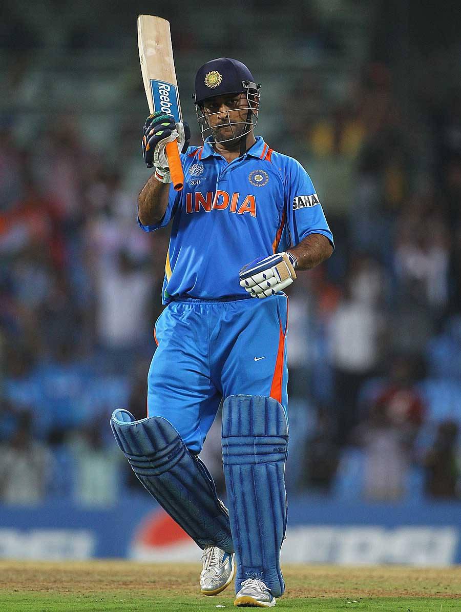 Ms Dhoni Full Cricket Gear — 900x1194 wallpaper