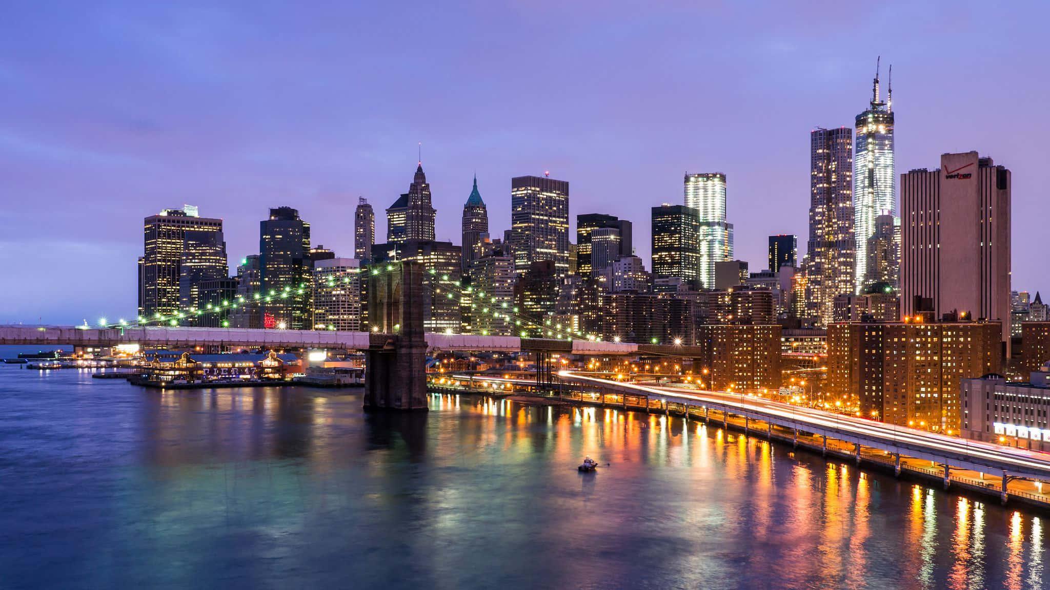 New York City background — 2048x1152 wallpaper
