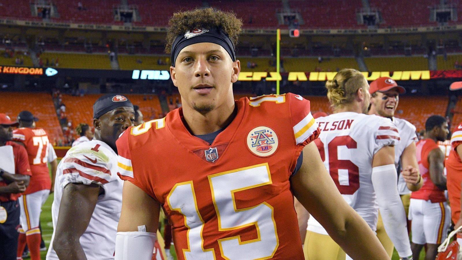 NFL MVP and Kansas City Chiefs quarterback Patrick Mahomes making plays on the field. — 1600x900 wallpaper