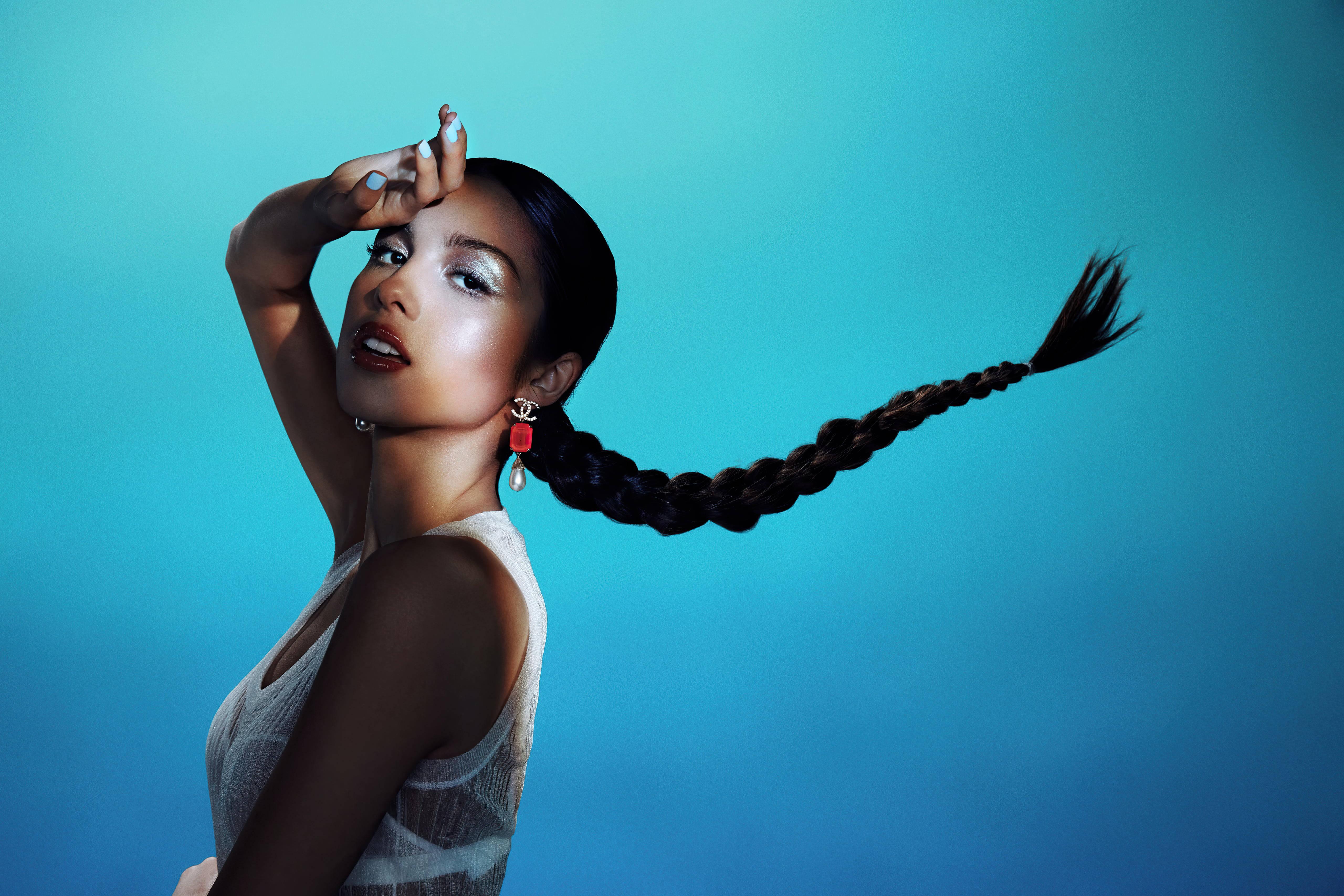 Olivia Rodrigo Nylon Blue Theme — 5120x3413 wallpaper