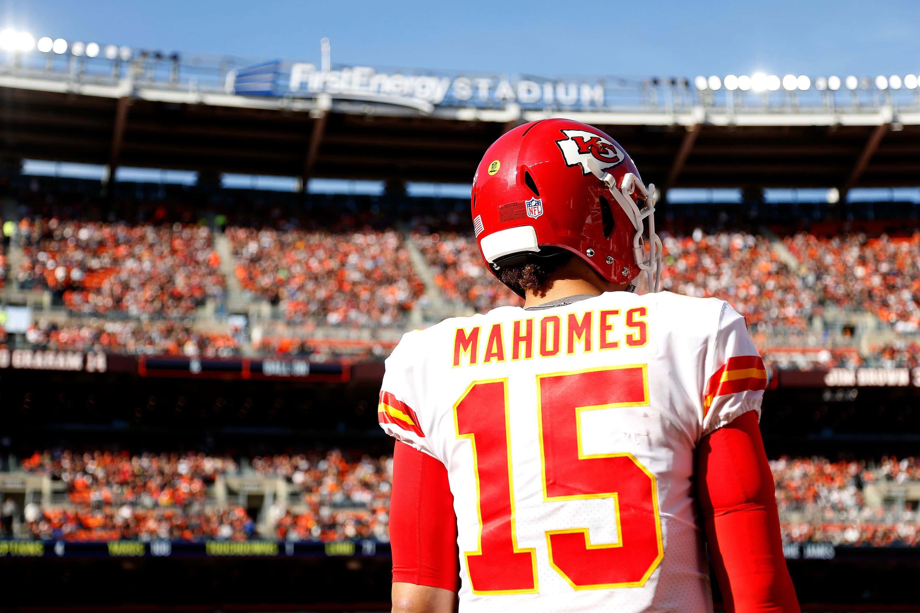 Patrick Mahomes in action on the field — 3200x2133 wallpaper