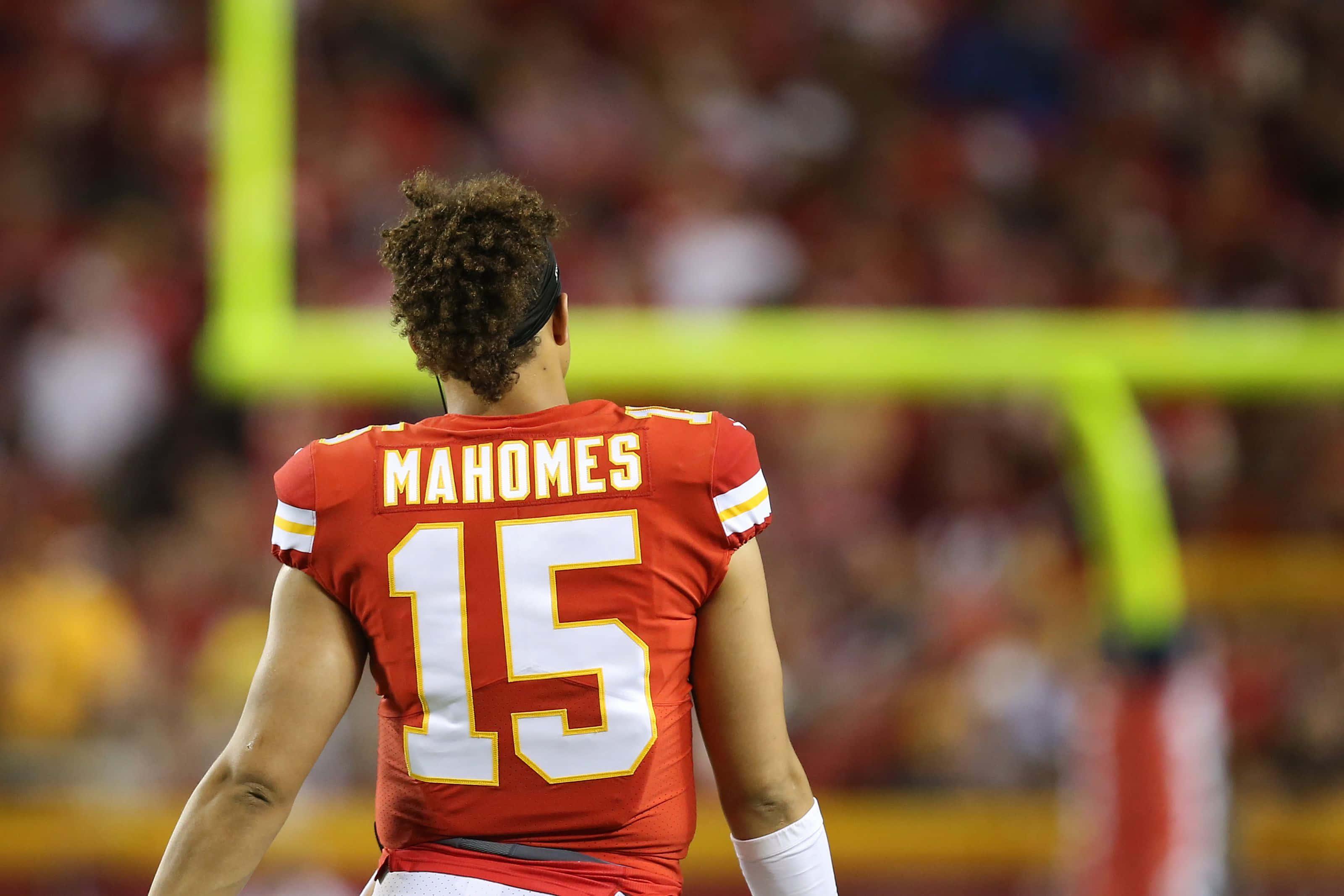 Patrick Mahomes showcasing his powerful throwing arm — 3200x2133 wallpaper
