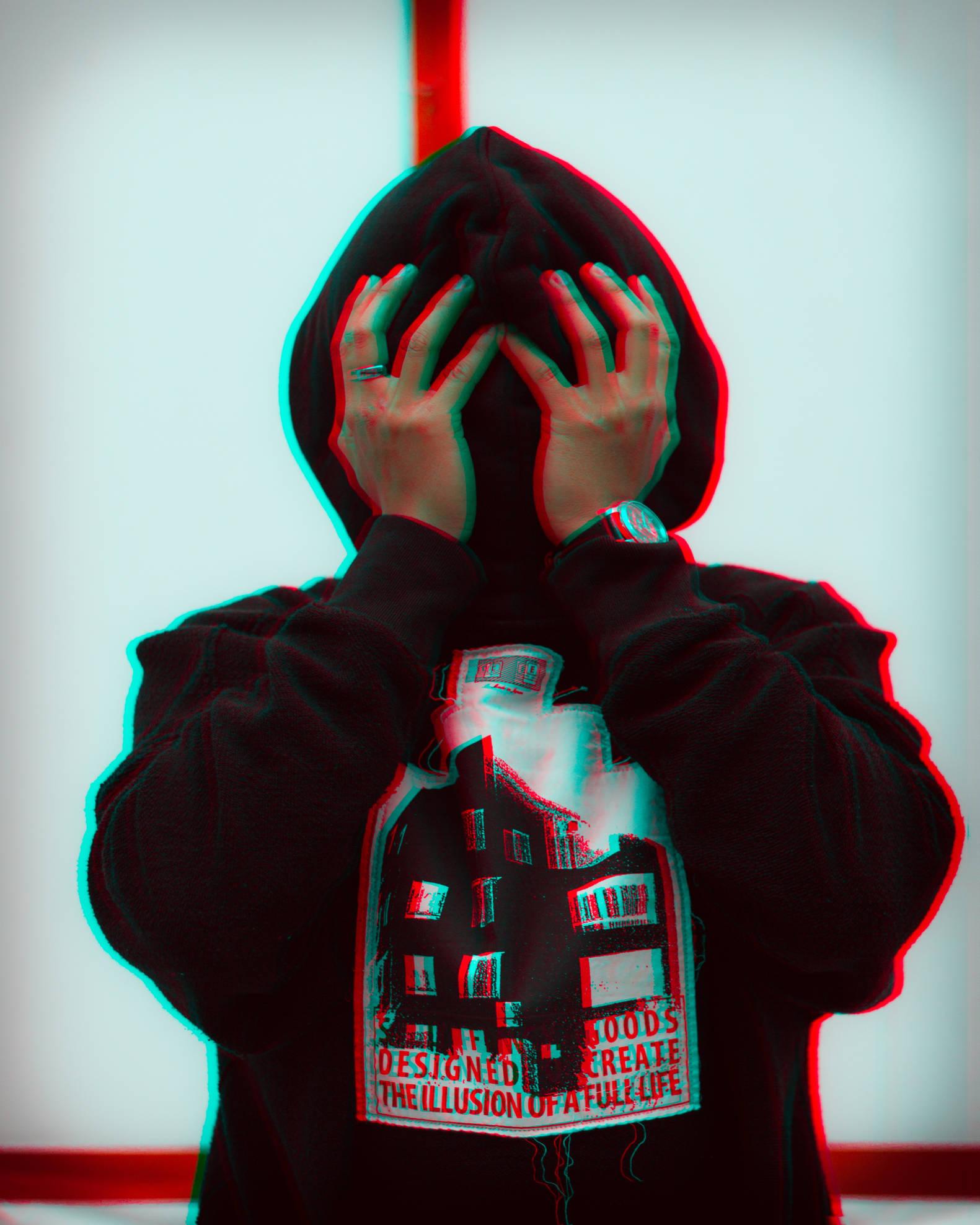 PFP Aesthetic Boy In Black Hoodie — 1581x1976 wallpaper