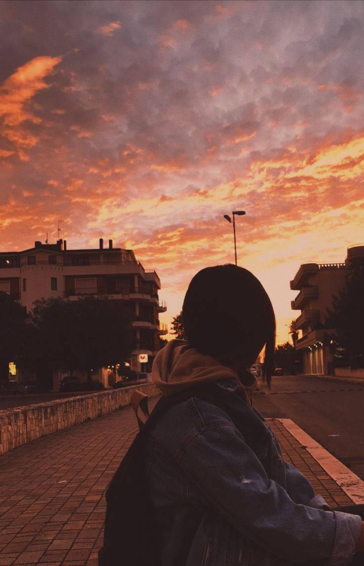 PFP Aesthetic Girl Under Sunset — 736x1142 wallpaper