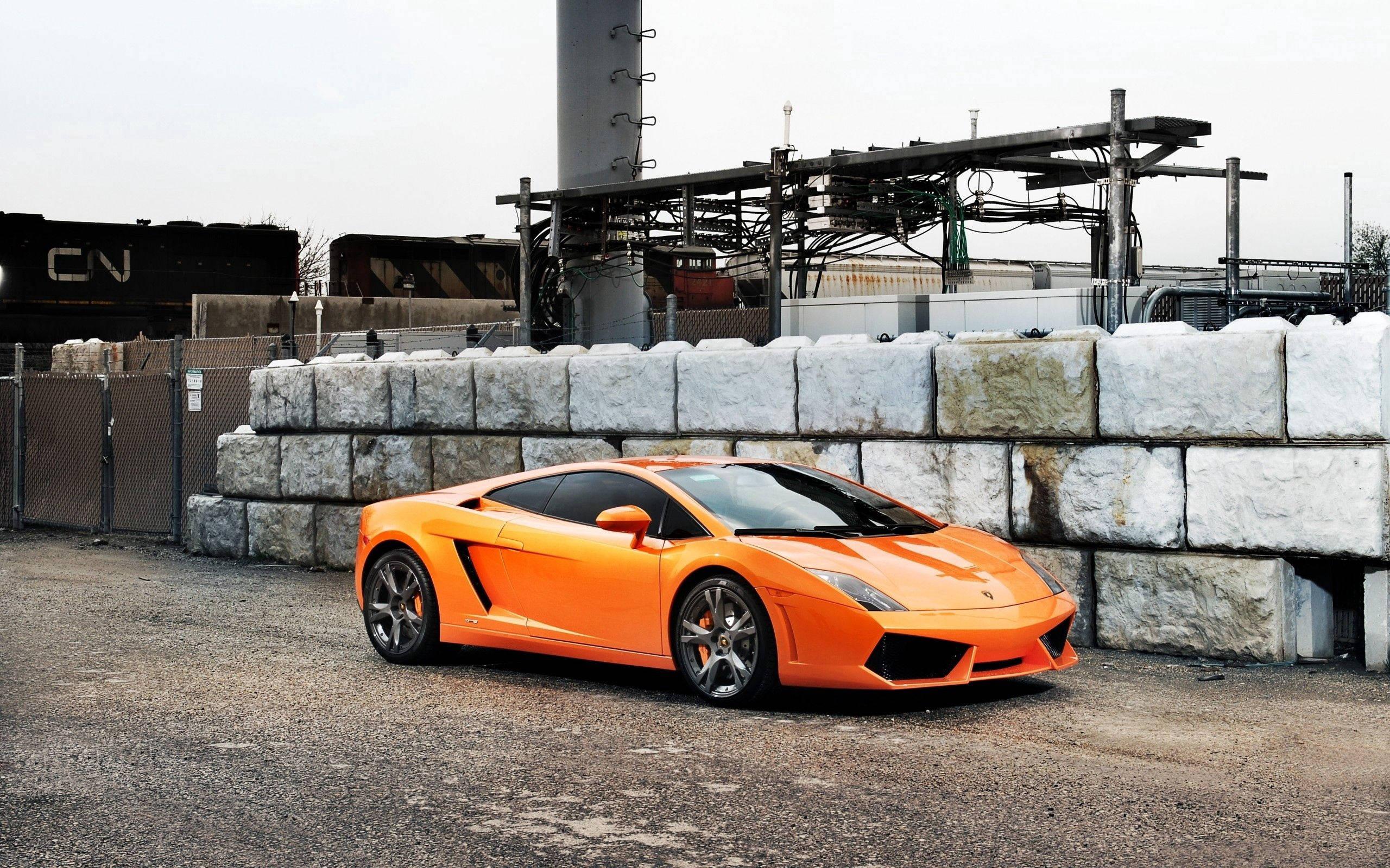 Power & Performance Meet: The Lamborghini Gallardo — 2560x1600 wallpaper