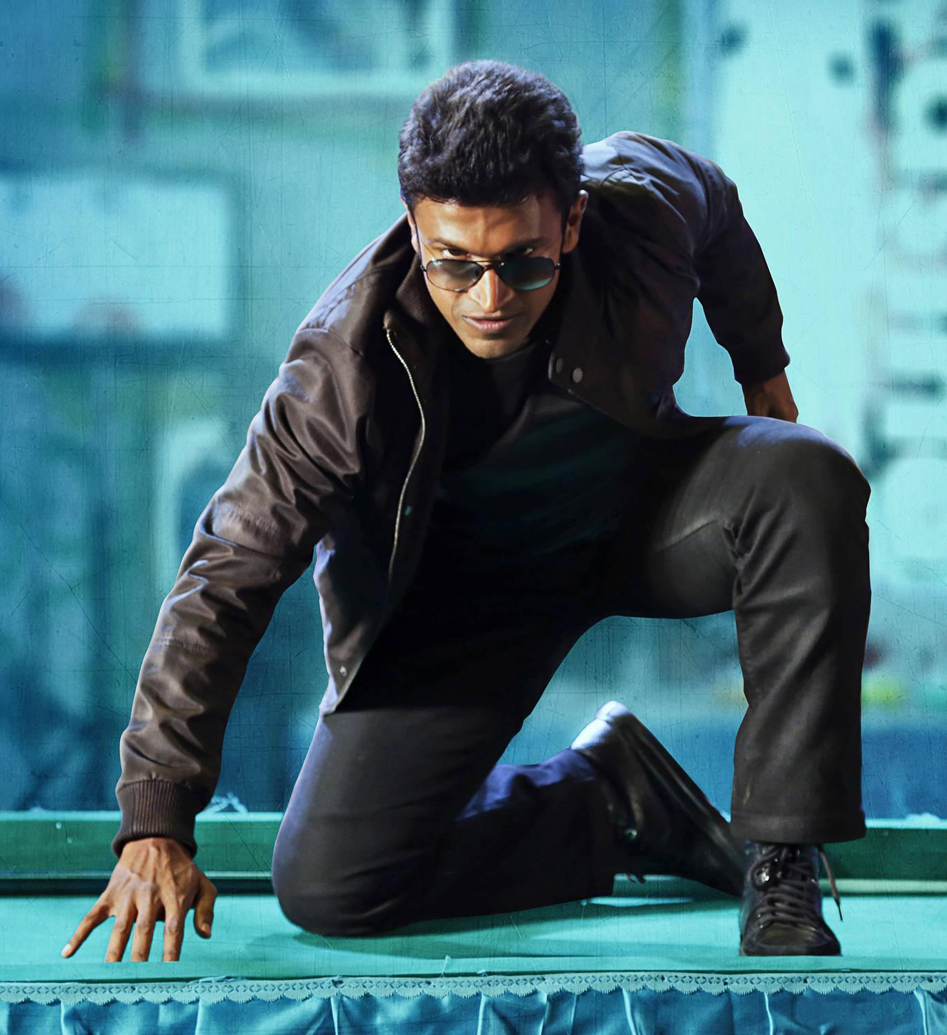 Puneeth Rajkumar Rajakumara Action — 1373x1500 wallpaper