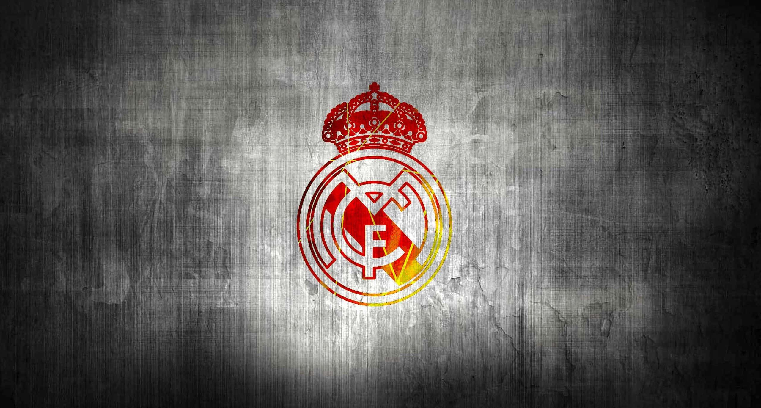 Real Madrid Football Team, Ready to Take the Field — 2560x1372 wallpaper