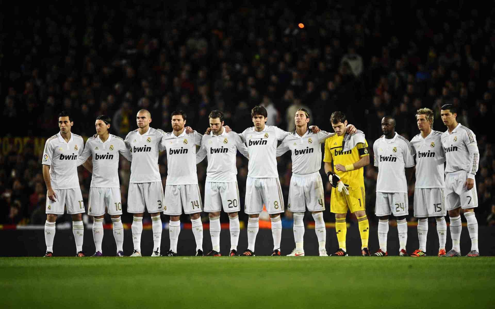 Real Madrid Main Players Line-up — 1920x1200 wallpaper