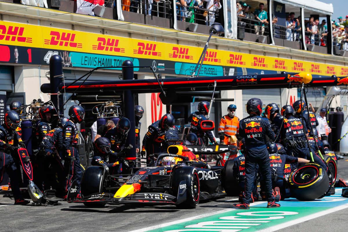 red bull racing pit crews at the pit lane — 1200x800 wallpaper
