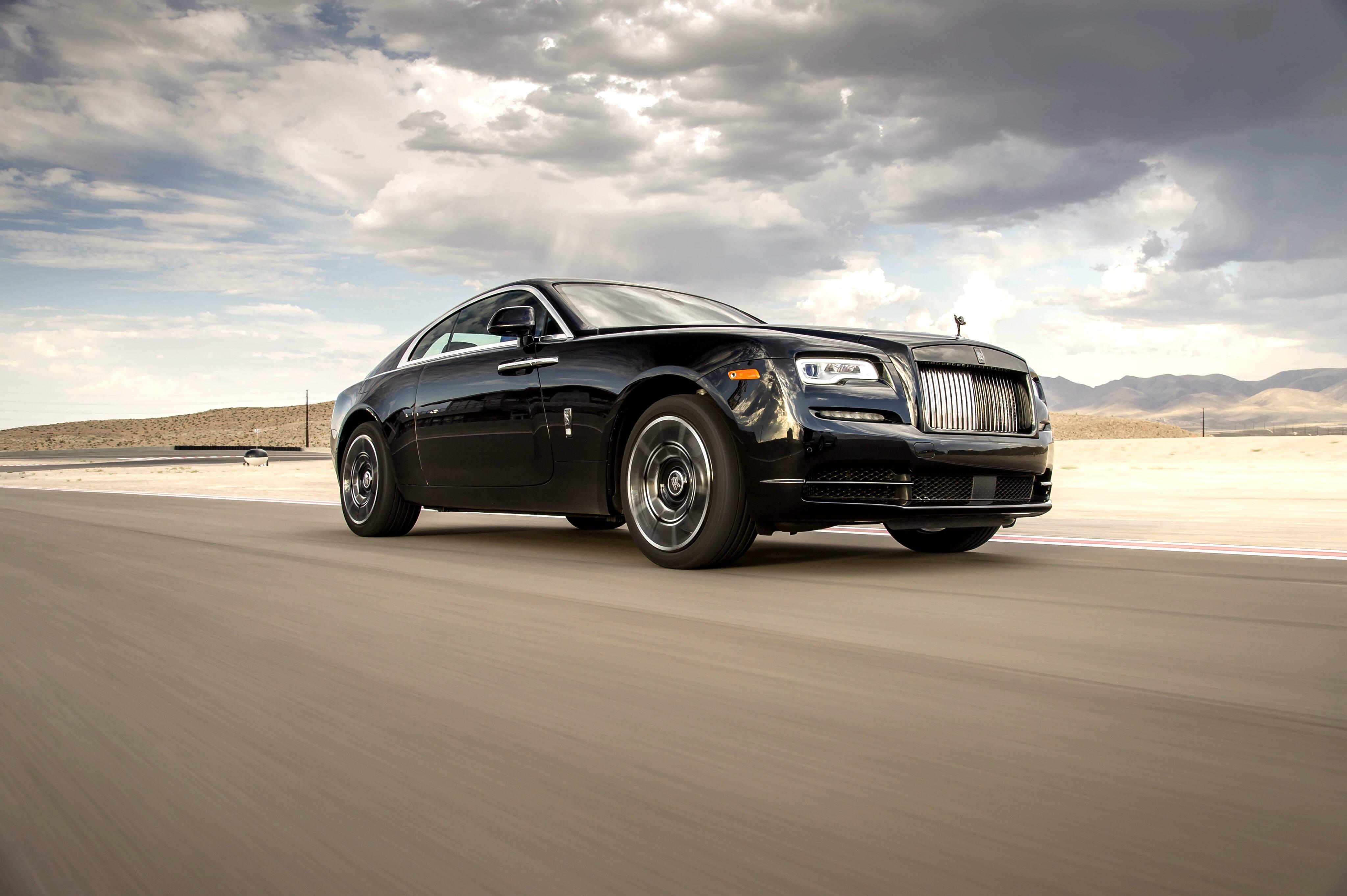 Rolls Royce Shiny Black — 4096x2726 wallpaper