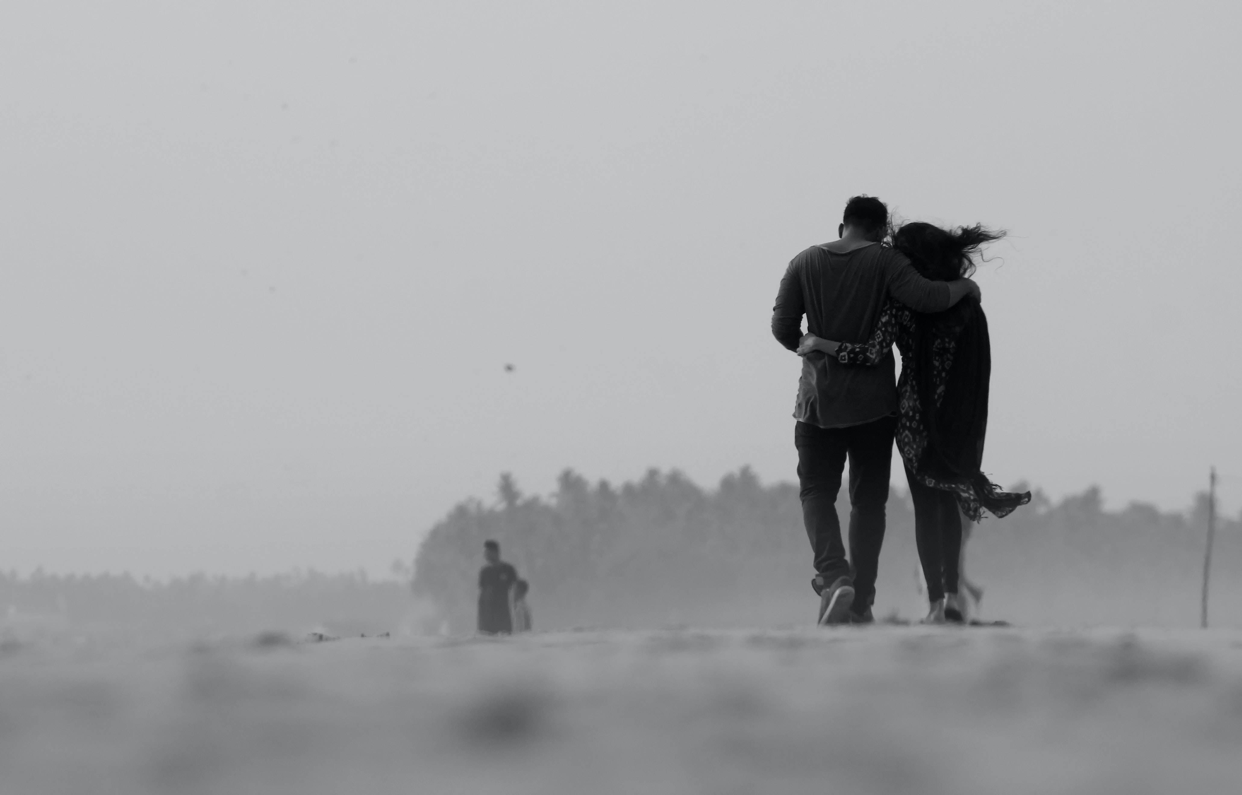 Romantic Couple Desert — 4122x2640 wallpaper
