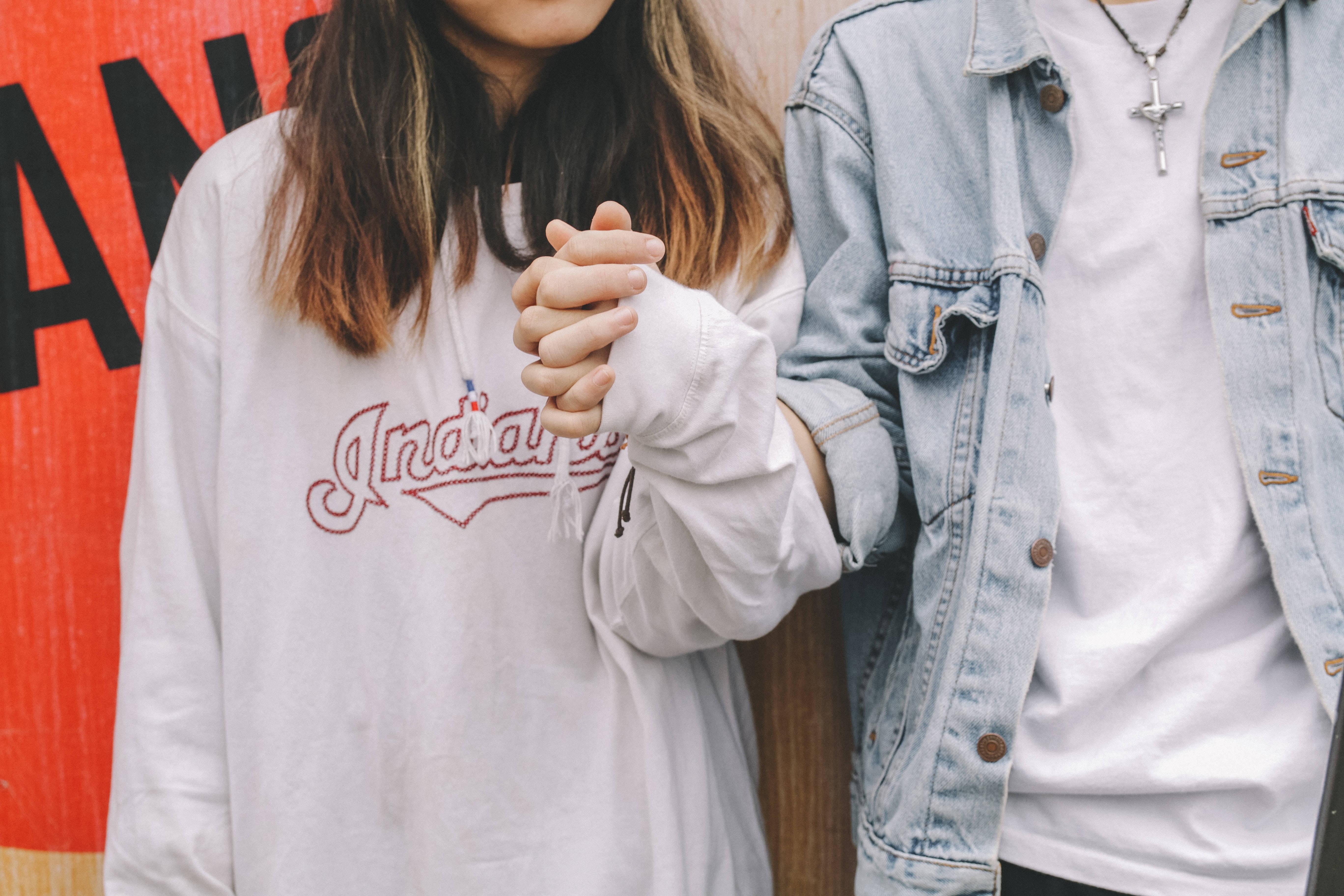 Romantic Love Casual Couple — 5472x3648 wallpaper