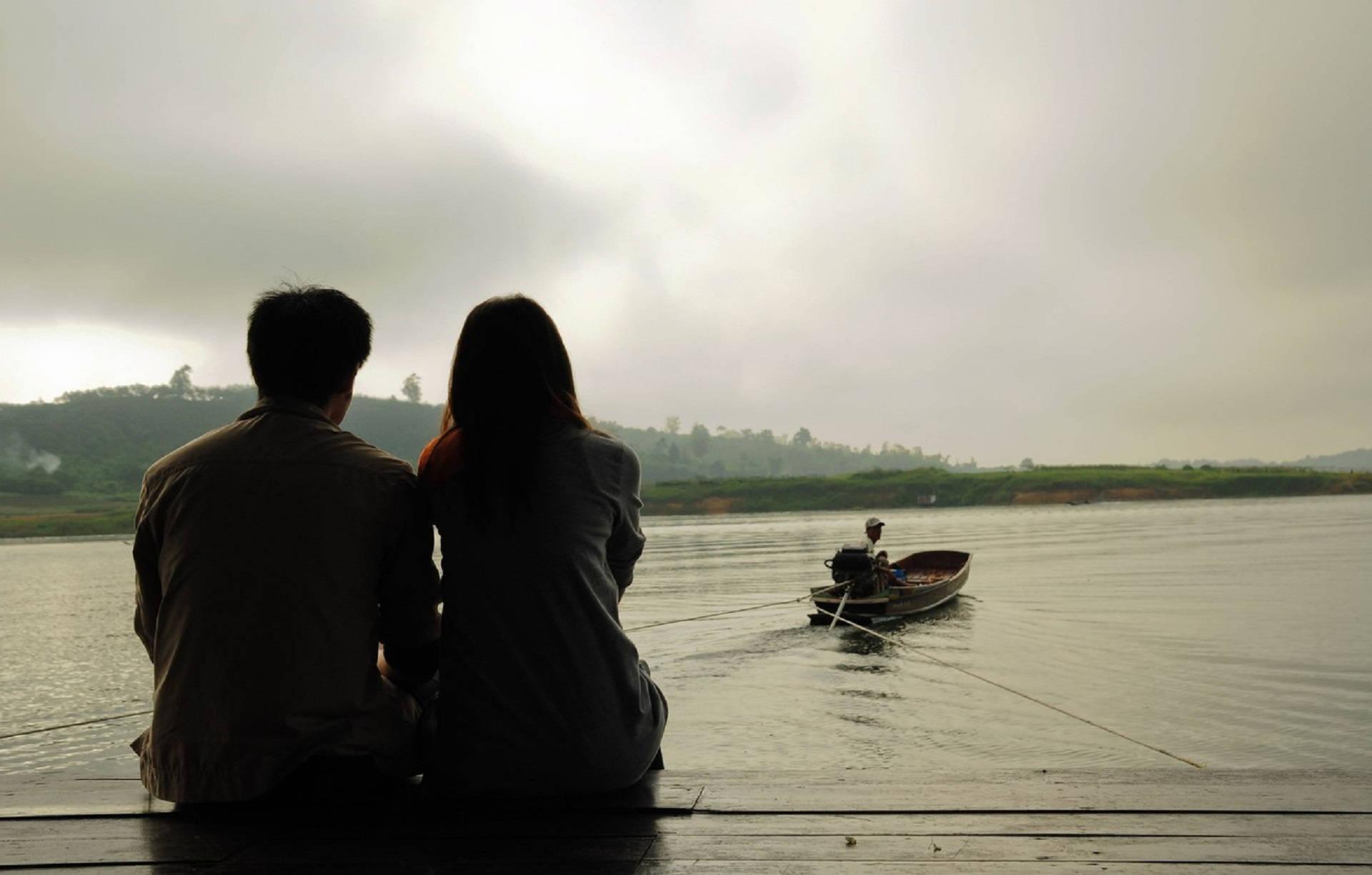 Romantic Love In A Port — 1920x1225 wallpaper