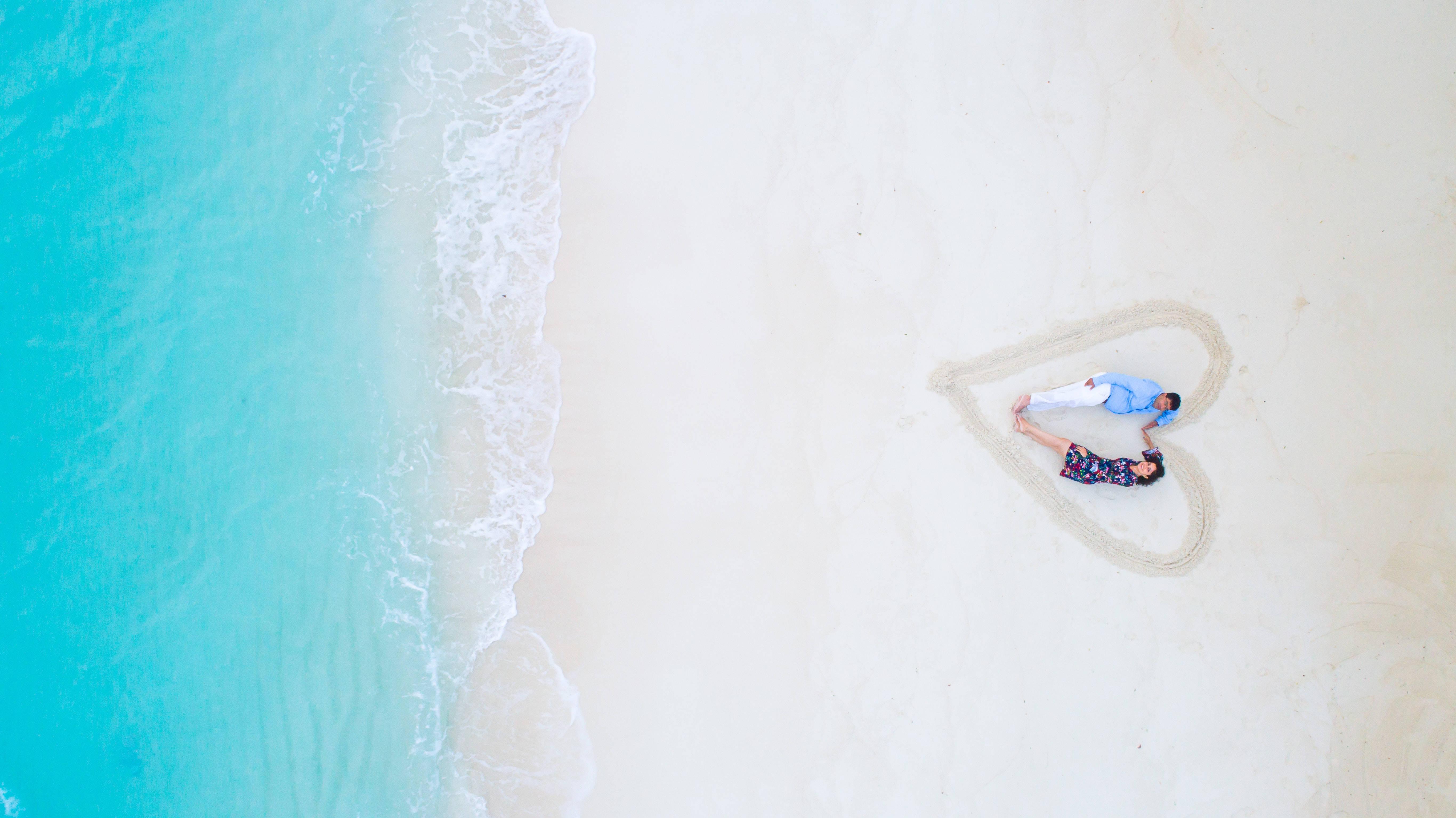 Romantic Love Sand Heart — 5464x3070 wallpaper