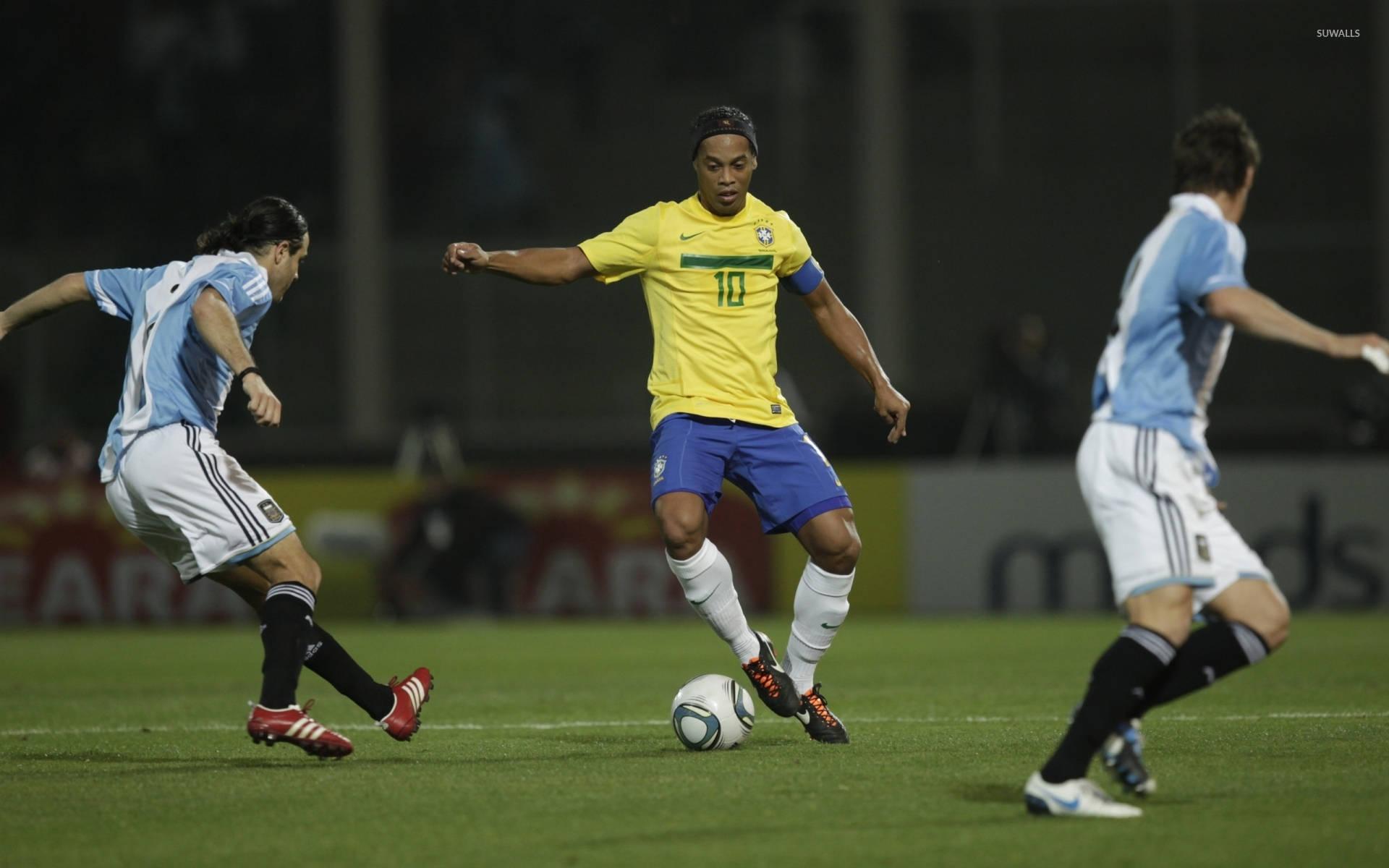 Ronaldinho Football Match — 1920x1200 wallpaper