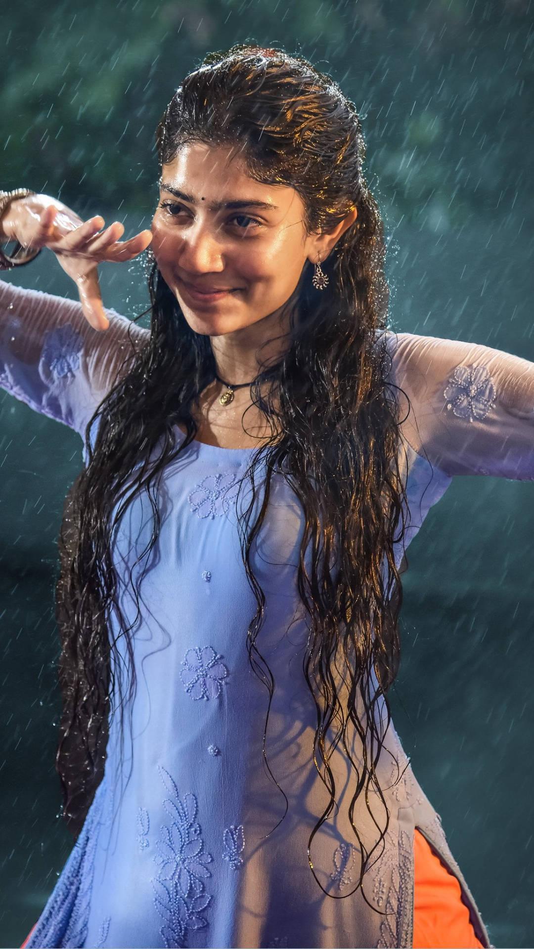 Sai Pallavi Dancing — 1080x1920 wallpaper