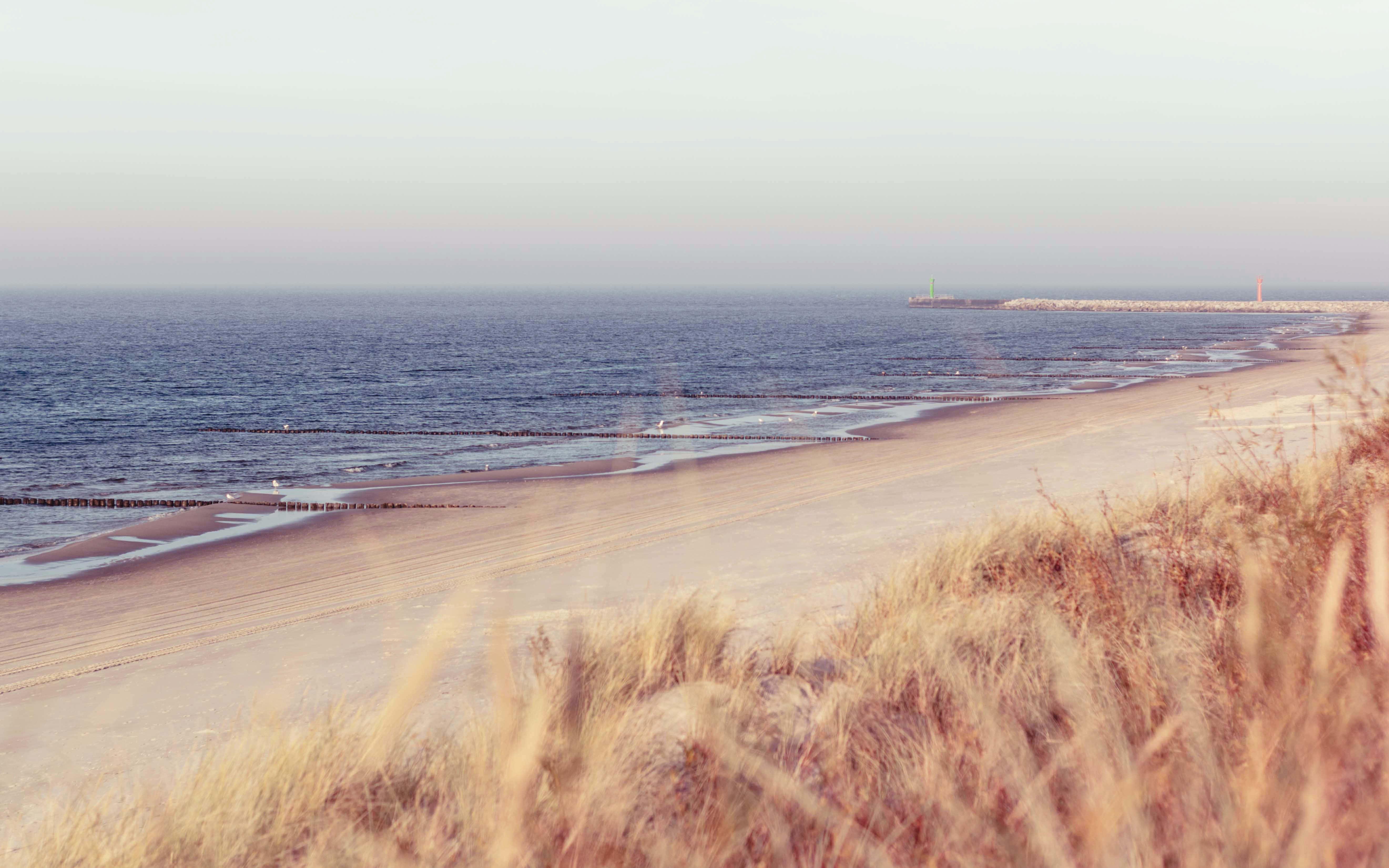 Sandy Beaches and Calm Waters — 5283x3302 wallpaper