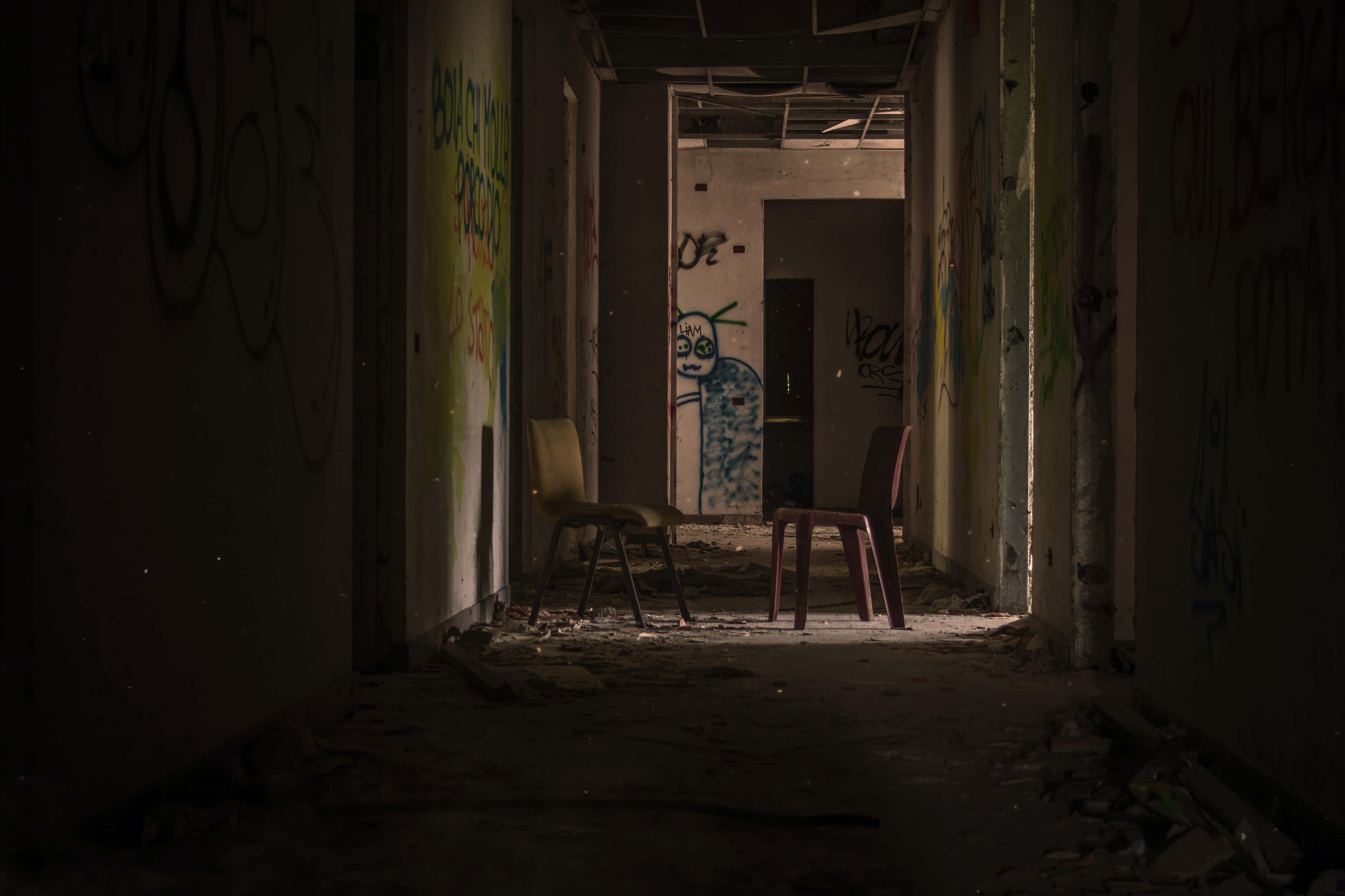 Scary Hallway Picture — 4752x3168 wallpaper