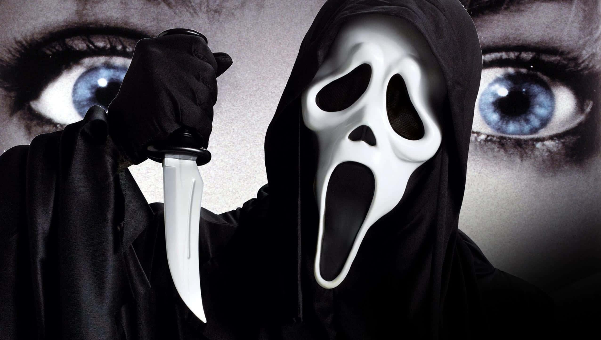 scream movie poster with a man holding a knife — 2552x1442 wallpaper