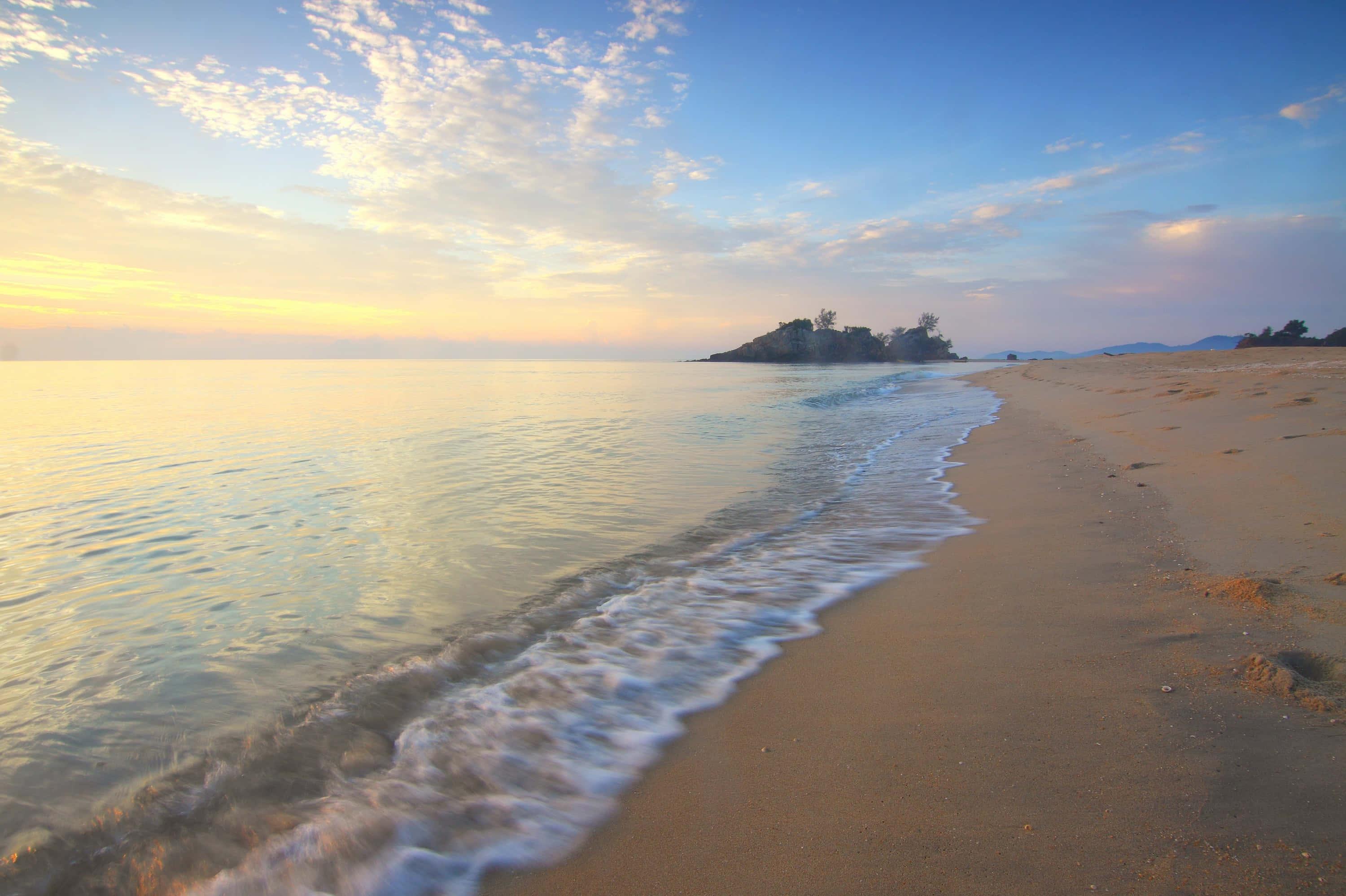 Serenity at the Beach — 3000x1999 wallpaper